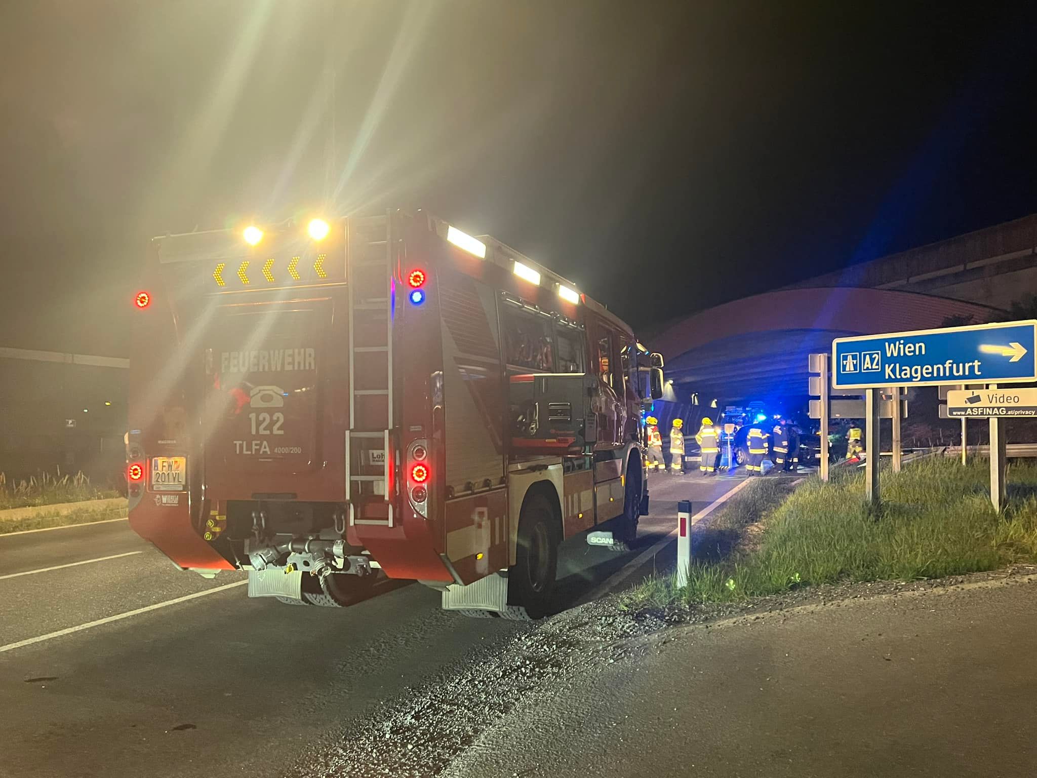 Der Mopedlenker wurde bei der Kollision schwer verletzt.