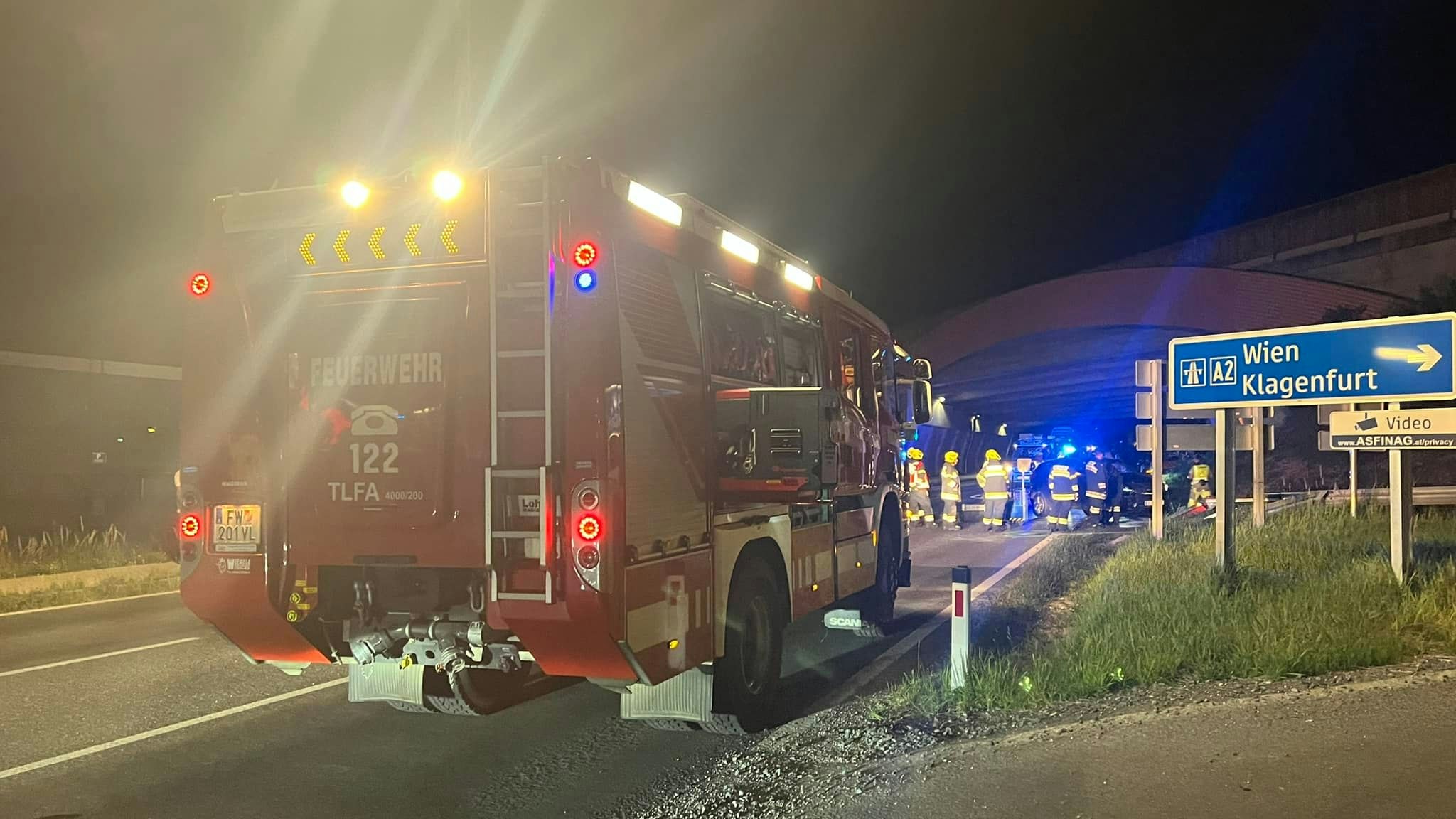 Der Mopedlenker wurde bei der Kollision schwer verletzt.