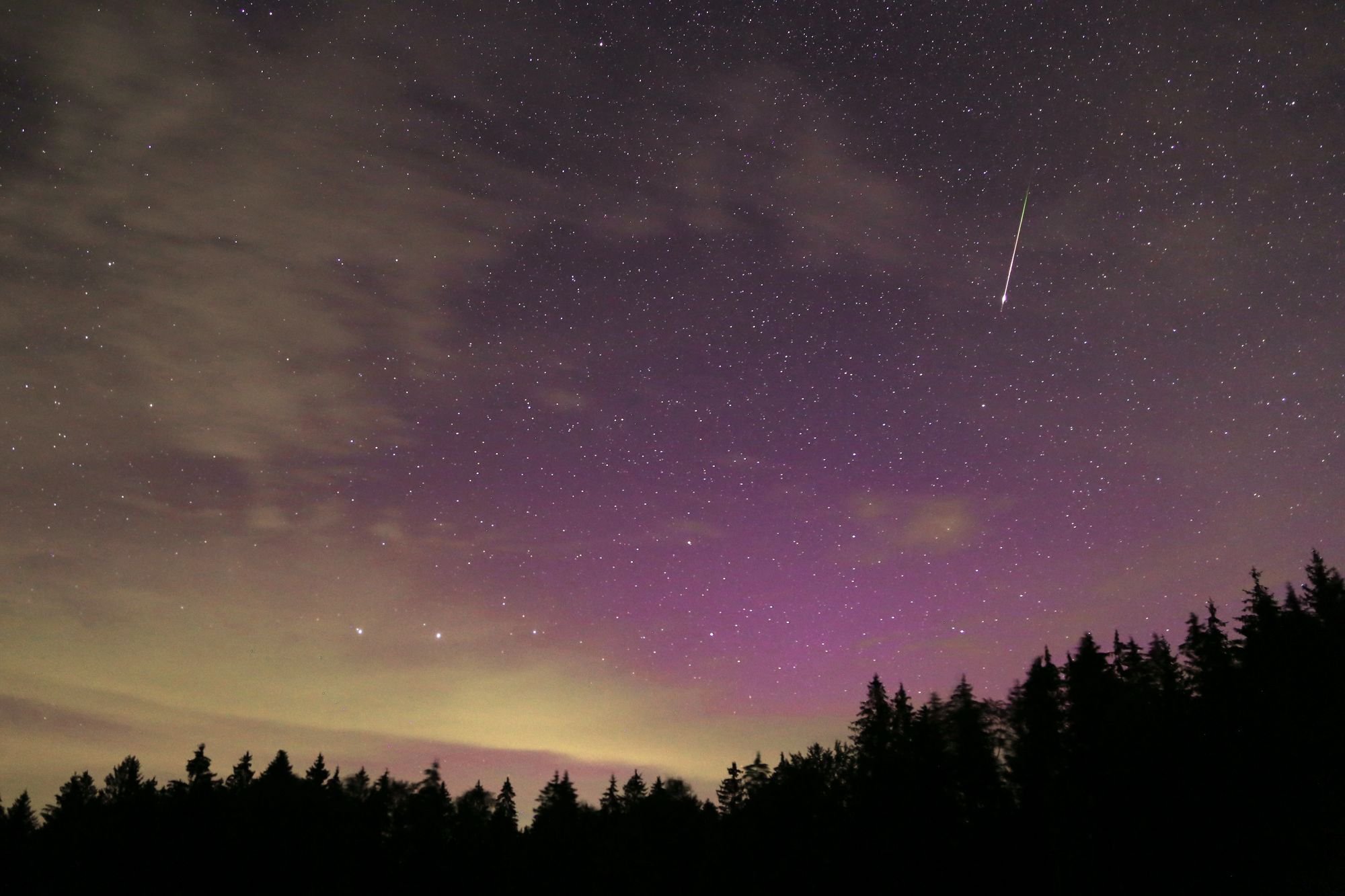 Sternschnuppenflut in Österreich! Hier hast du die besten Chancen.
