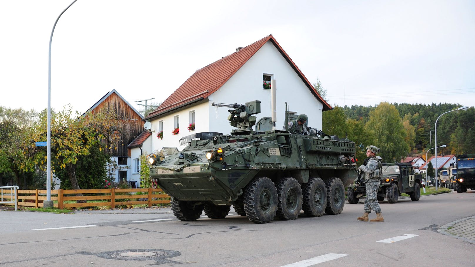 Jetzt rollen US-Militärfahrzeuge durch Österreich