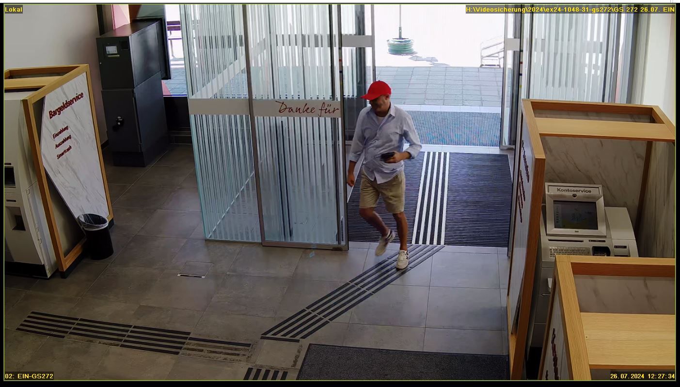 Bankomatkarte von Frau gestohlen – Polizei jagt Dieb