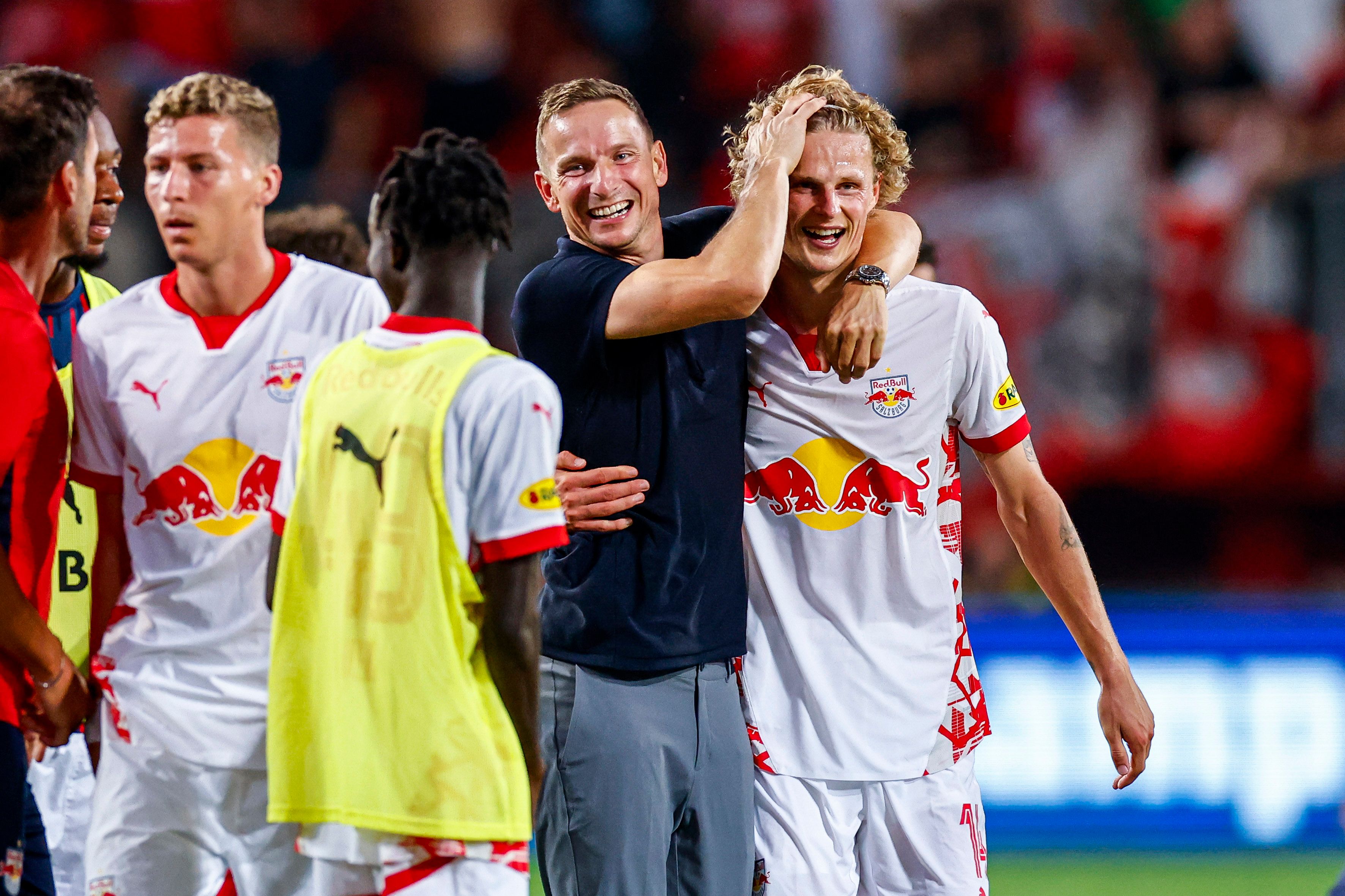 Pepijn Lijnders mit Maurits Kjaergaard