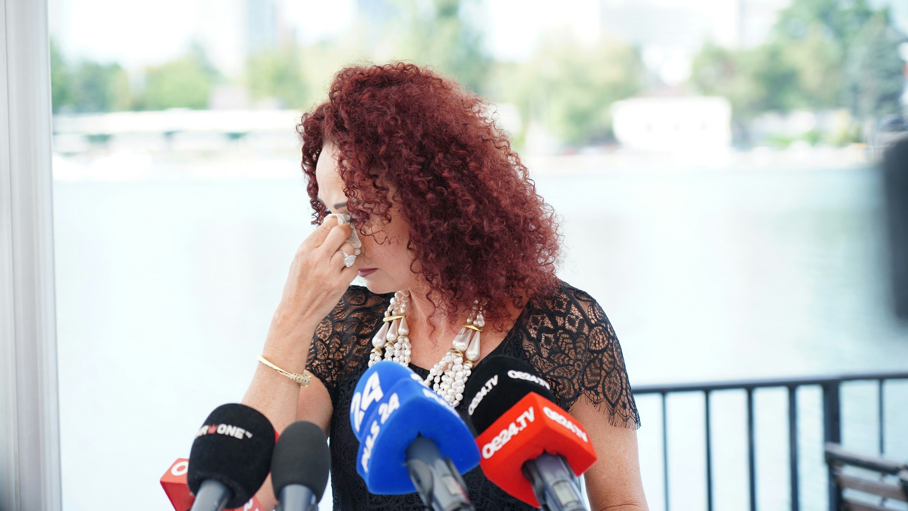 Heute.at - Mausi vor Lugners Begräbnis: Es geht mir schlecht