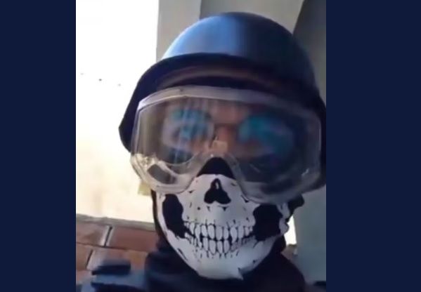 So präsentierte sich der mutmaßliche Angreifer im Livestream bei X.