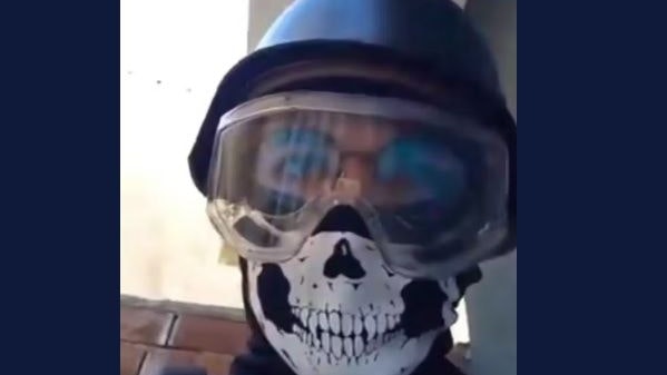 So präsentierte sich der mutmaßliche Angreifer im Livestream bei X.