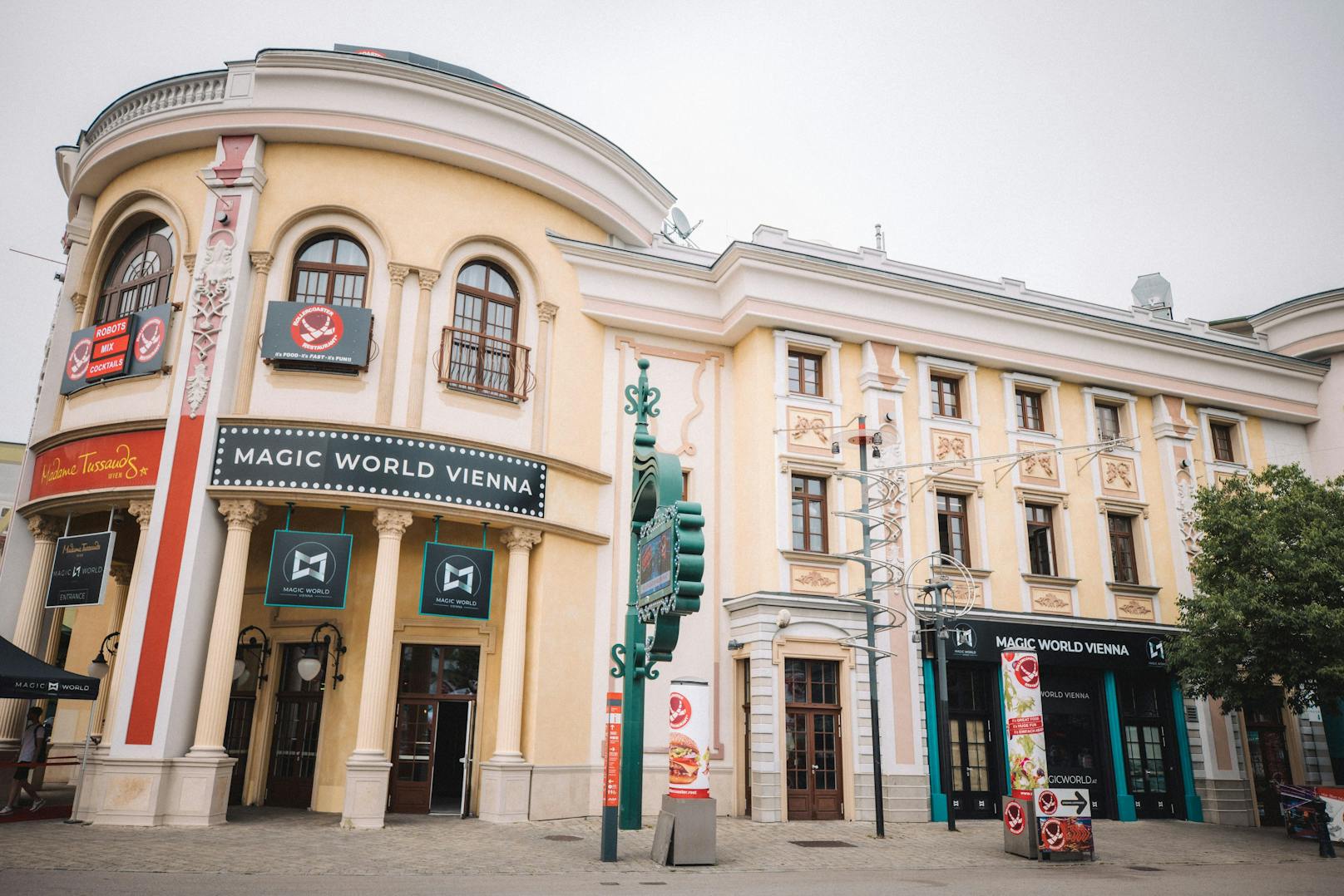 Die magische Theaterwelt im Herzen des Wiener Vergnügungsparks Prater, direkt am Riesenradplatz.