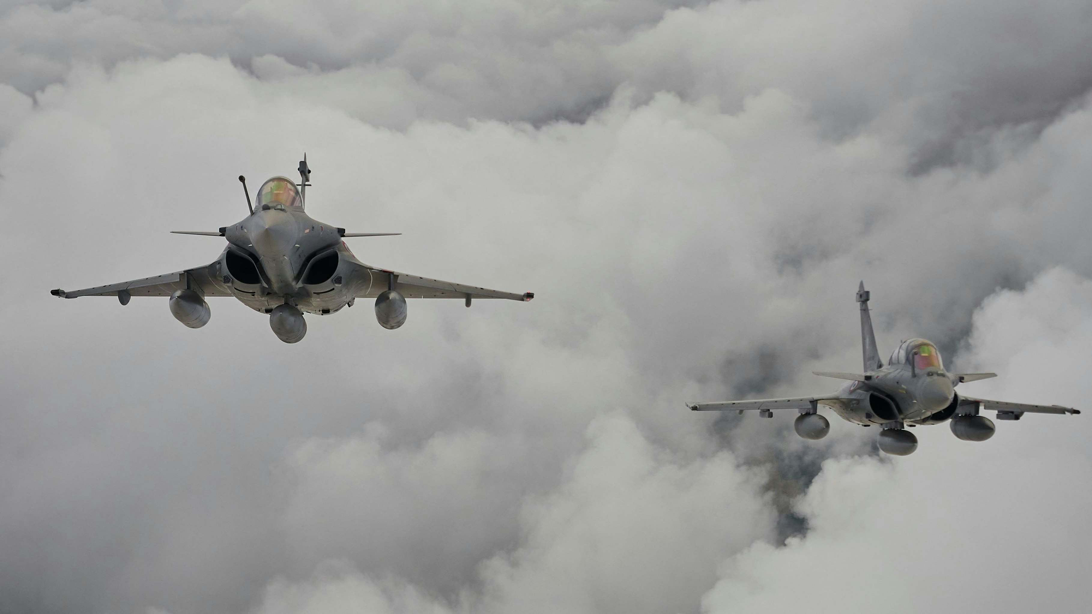 In Frankreich werden nach dem Absturz zweier Kampfjets ein Pilot und eine weitere Person vermisst. (Archivbild)