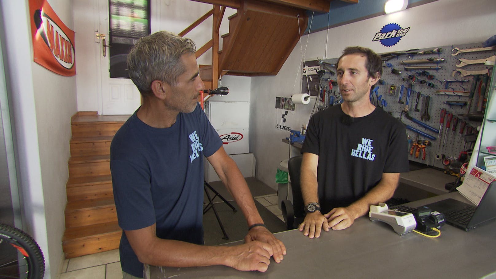 Der Unternehmer Andreas hat sich auf der Insel Naxos ein neues Leben geschaffen. Ursprünglich kam er zum Windsurfen nach Griechenland, heute betreibt er erfolgreich den Fahrradverleih "We Ride Hellas".