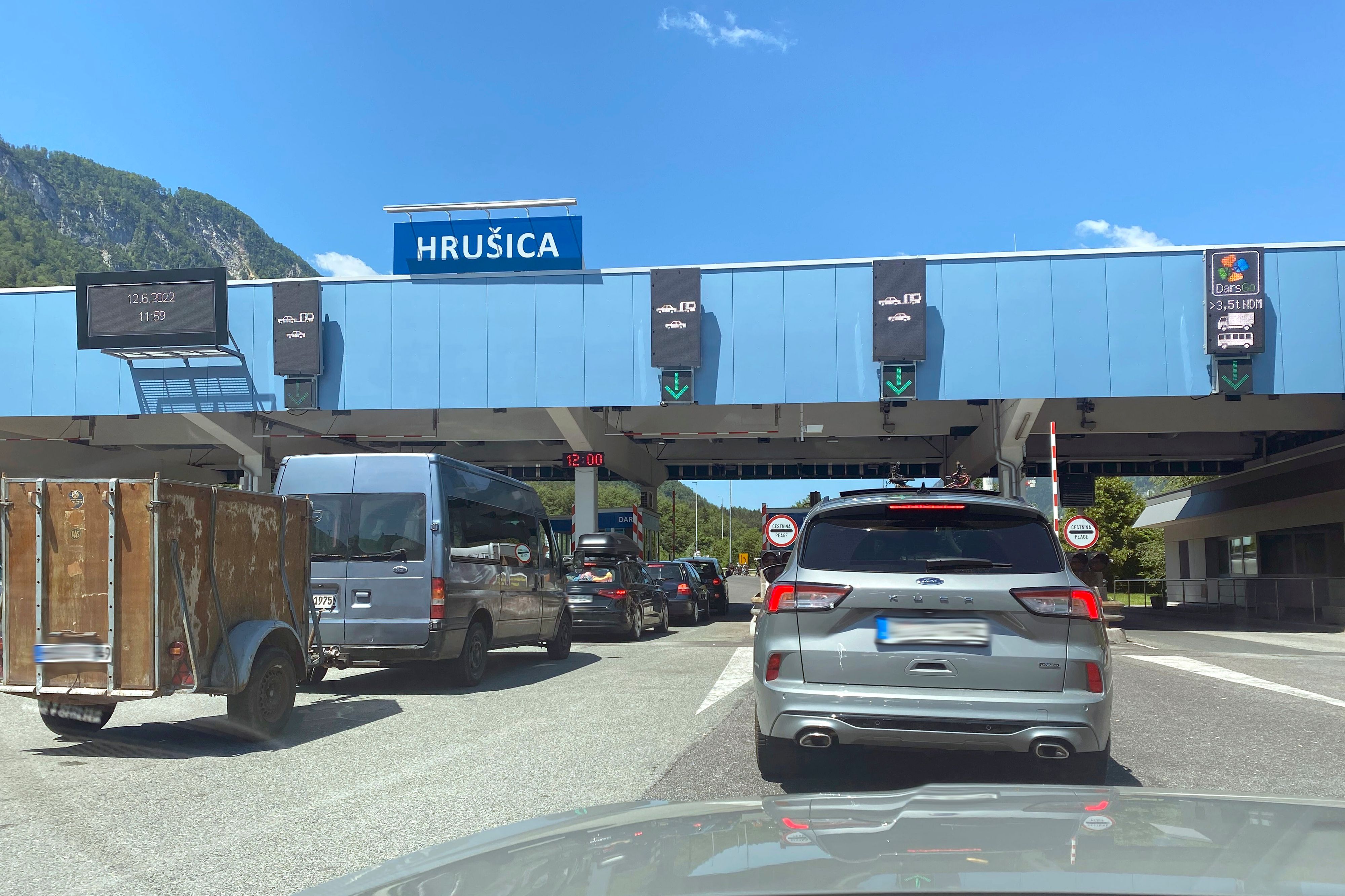 Auf dem Heimweg sind Reisende unter anderem aus Nordrhein-Westfalen, Hessen, Rheinland-Pfalz, dem Saarland sowie dem Süden der Niederlande, wo bald die Ferien enden.