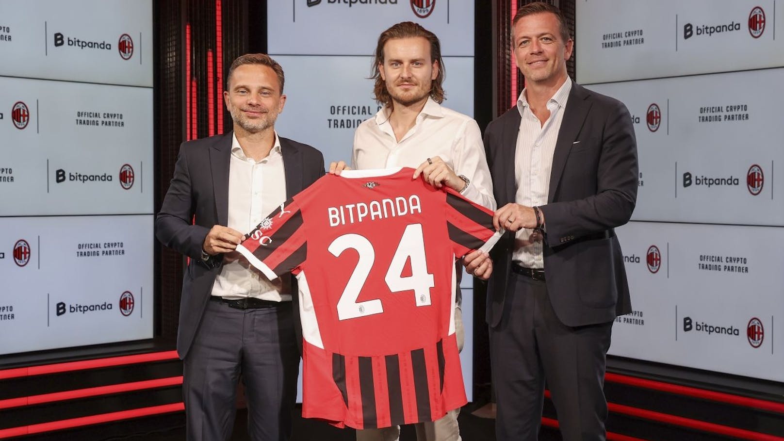 Bitpanda mit CEO Eric Demuth (Mitte) wird neuer Sponsor des AC Milan.