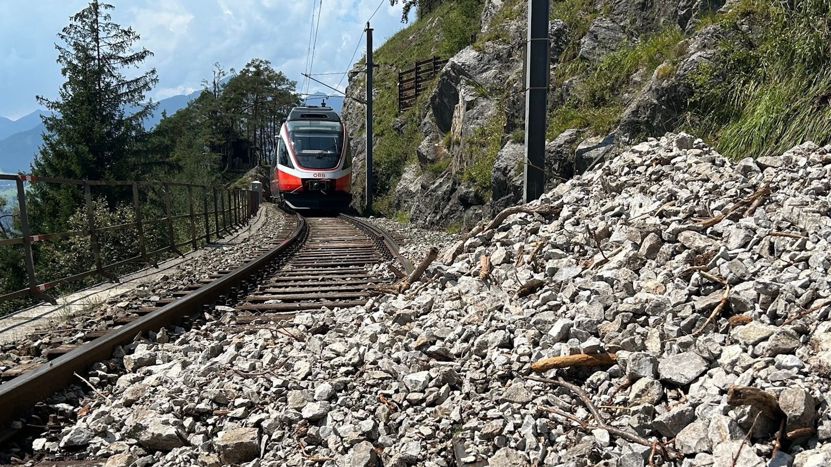 Karwendelbahn bleibt noch bis September gesperrt