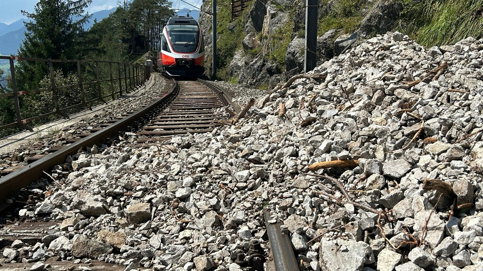Arbeiten nach Murenabgängen auf Karwendelbahn haben begonnen,