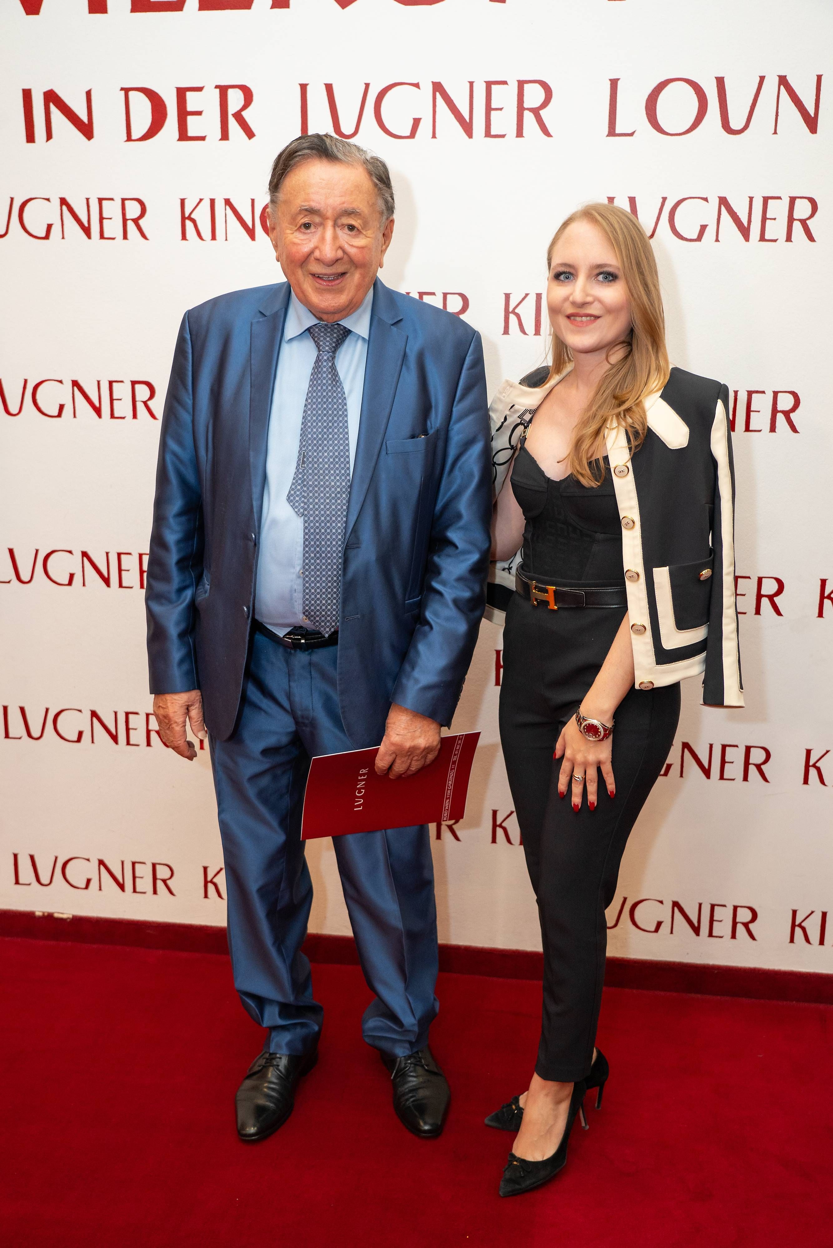 Jacqueline Lugner trauert um ihren Vater Richard Lugner.