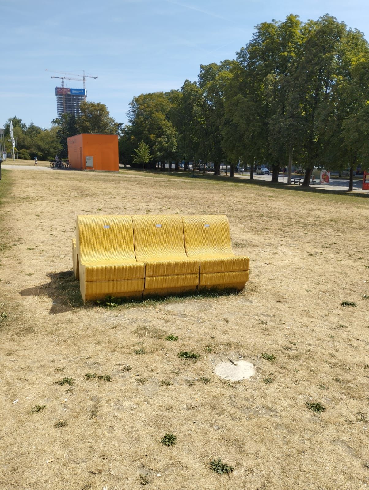 Die Hitze macht sich bemerkbar, wie hier an der Linzer Donaulände.