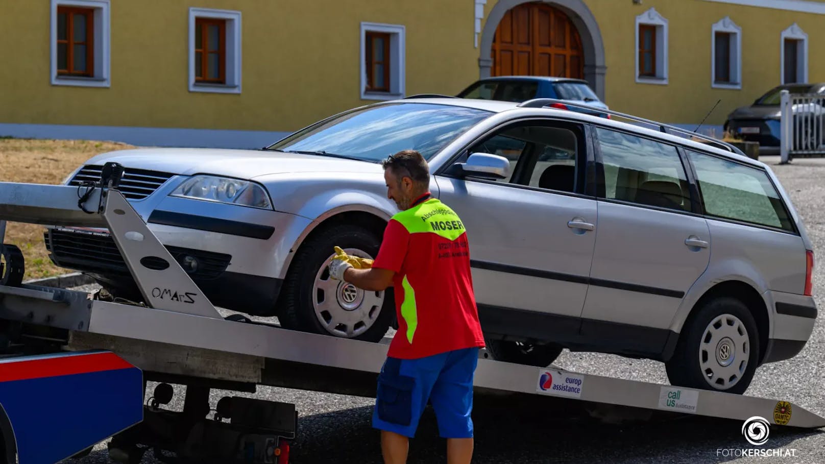 Die Polizei hat einem Raser (17) nicht nur den Probeführerschein, sondern auch den Pkw abgenommen. Sein VW Passat kommt nun unter den Hammer.