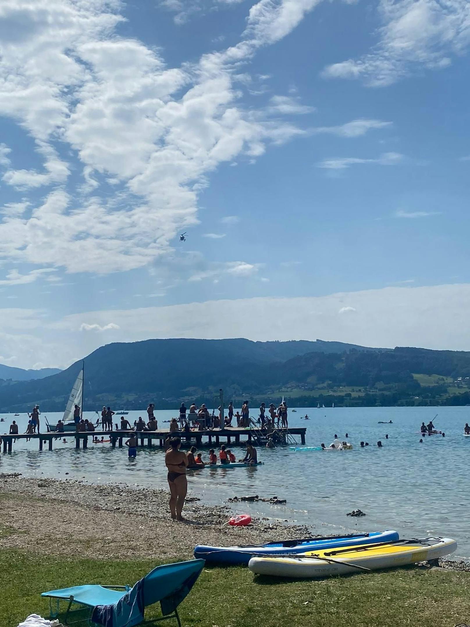 Große Suchaktion am Attersee. Ein Kind wird vermisst.