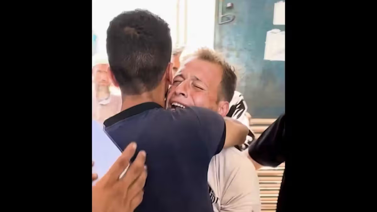 Mohammad Abu Al Qumsan bei seiner Ankunft im "Al Aqsa Martyrs Hospital".