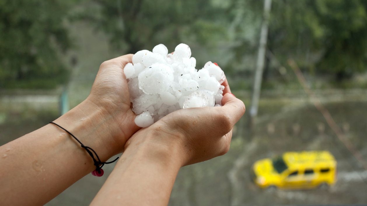 Heftige Gewitter mit Hagel drohen. (Symbolbild)