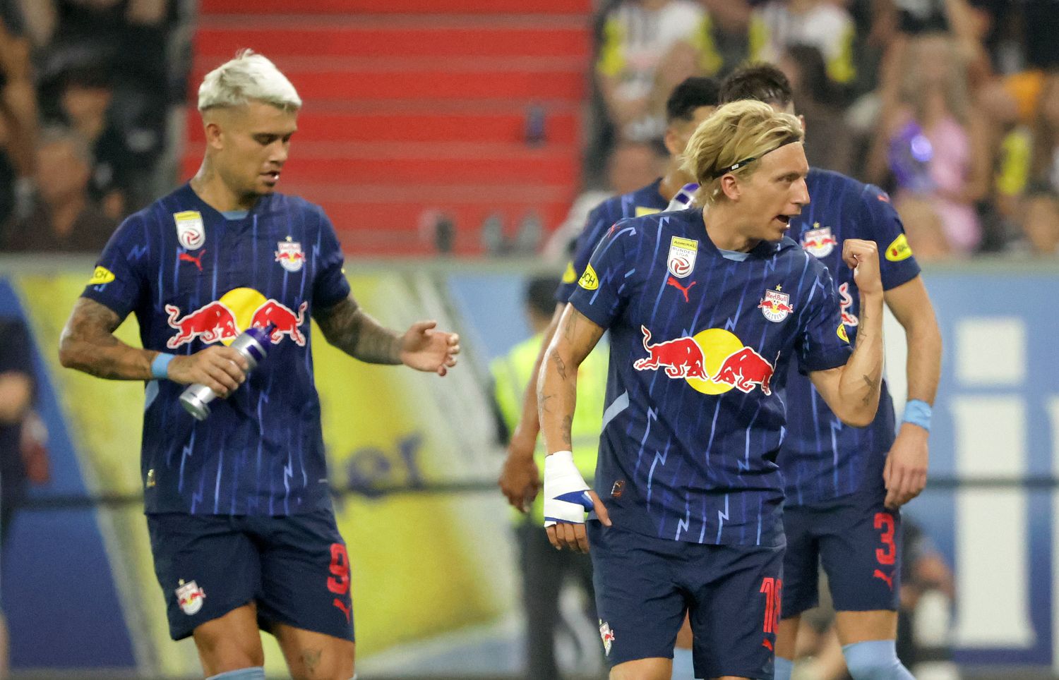 Red Bull Salzburg feiert den dritten Saisonsieg. 