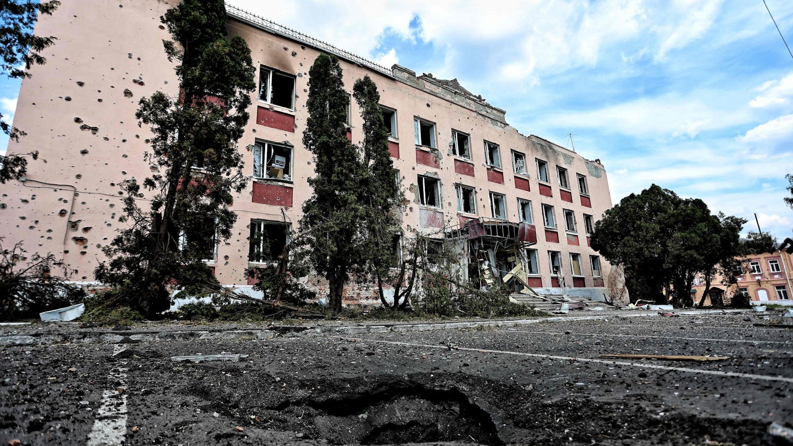 Die ukrainischen Streitkräfte haben die russische Kleinstadt Sudscha in der Region Kursk bei ihrer überraschenden Gegenoffensive eingenommen.