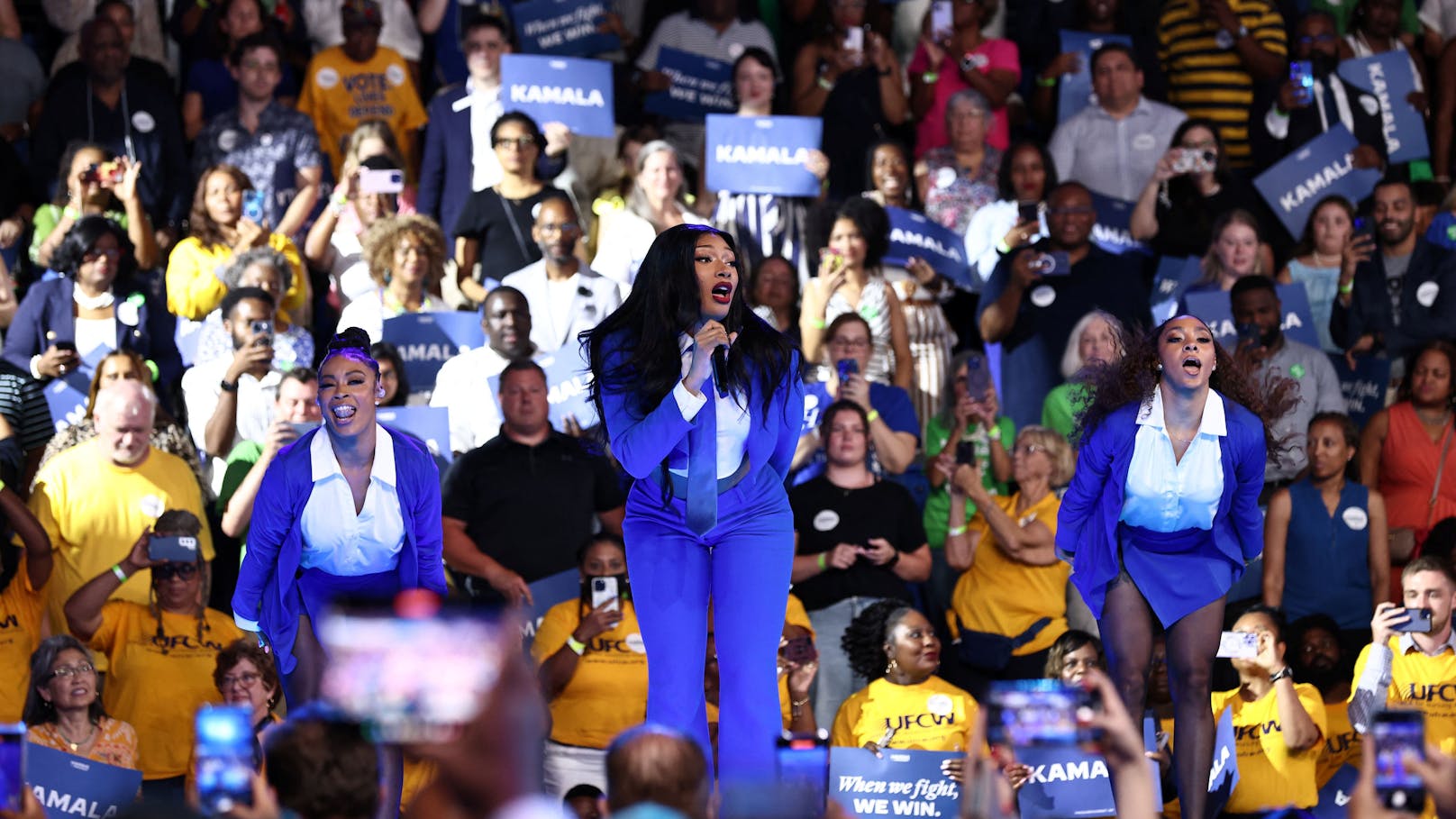 Die Rapperin <strong>Megan Thee Stallion</strong> (29) trat bei einer Rally von Harris in Atlanta auf.