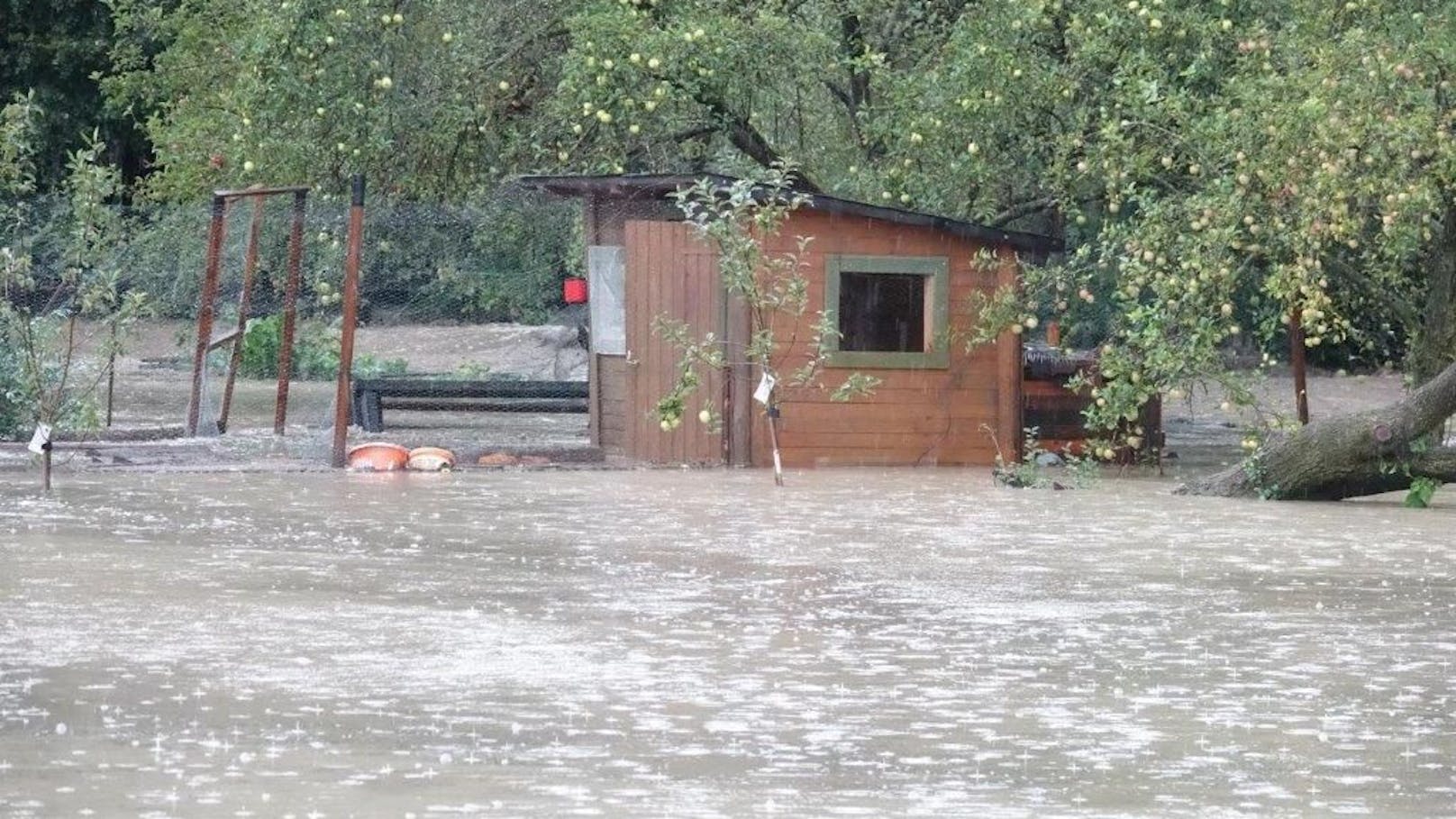 Überflutungen durch heftige Regenfälle