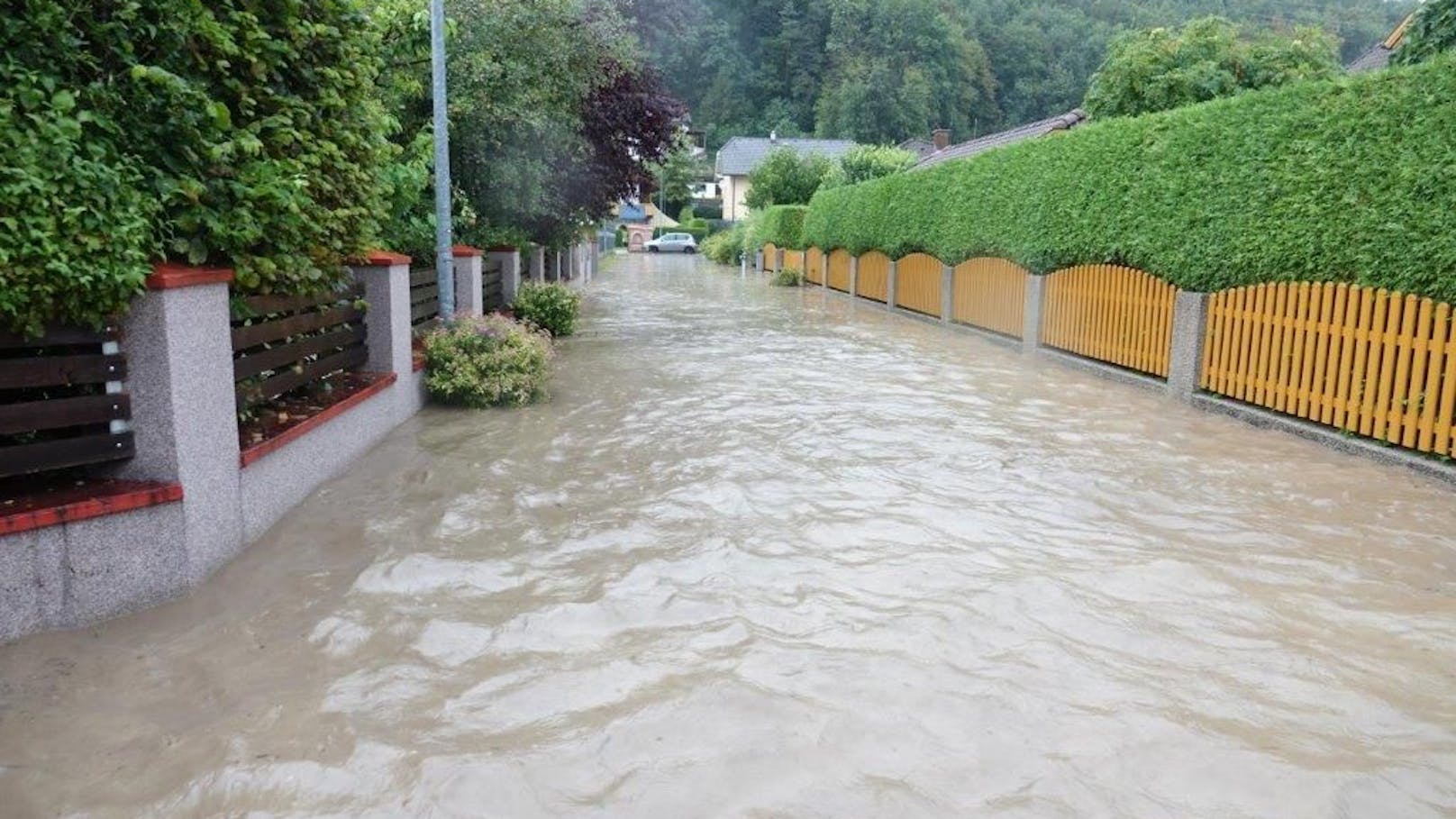 Starkregen im südlichen NÖ: Feuerwehr im Großeinsatz