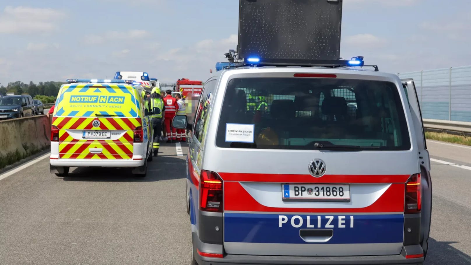 Vier Fahrzeuge stießen zusammen. Die Folge: ein massiver Stau.