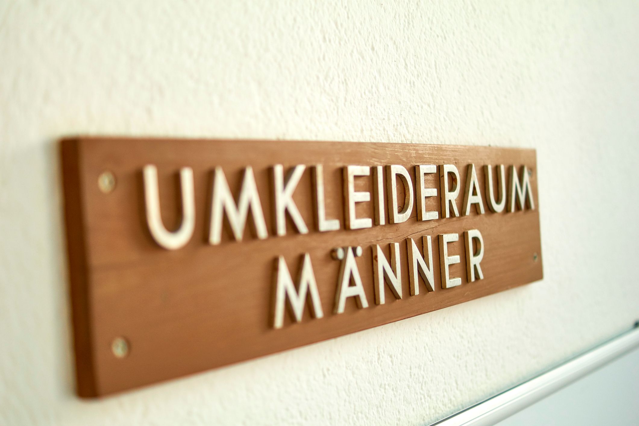 Der Schüler zog sich im Bregenzer Schwimmbad um, als sein Lehrer ihn fotografierte. (Symbolbild)