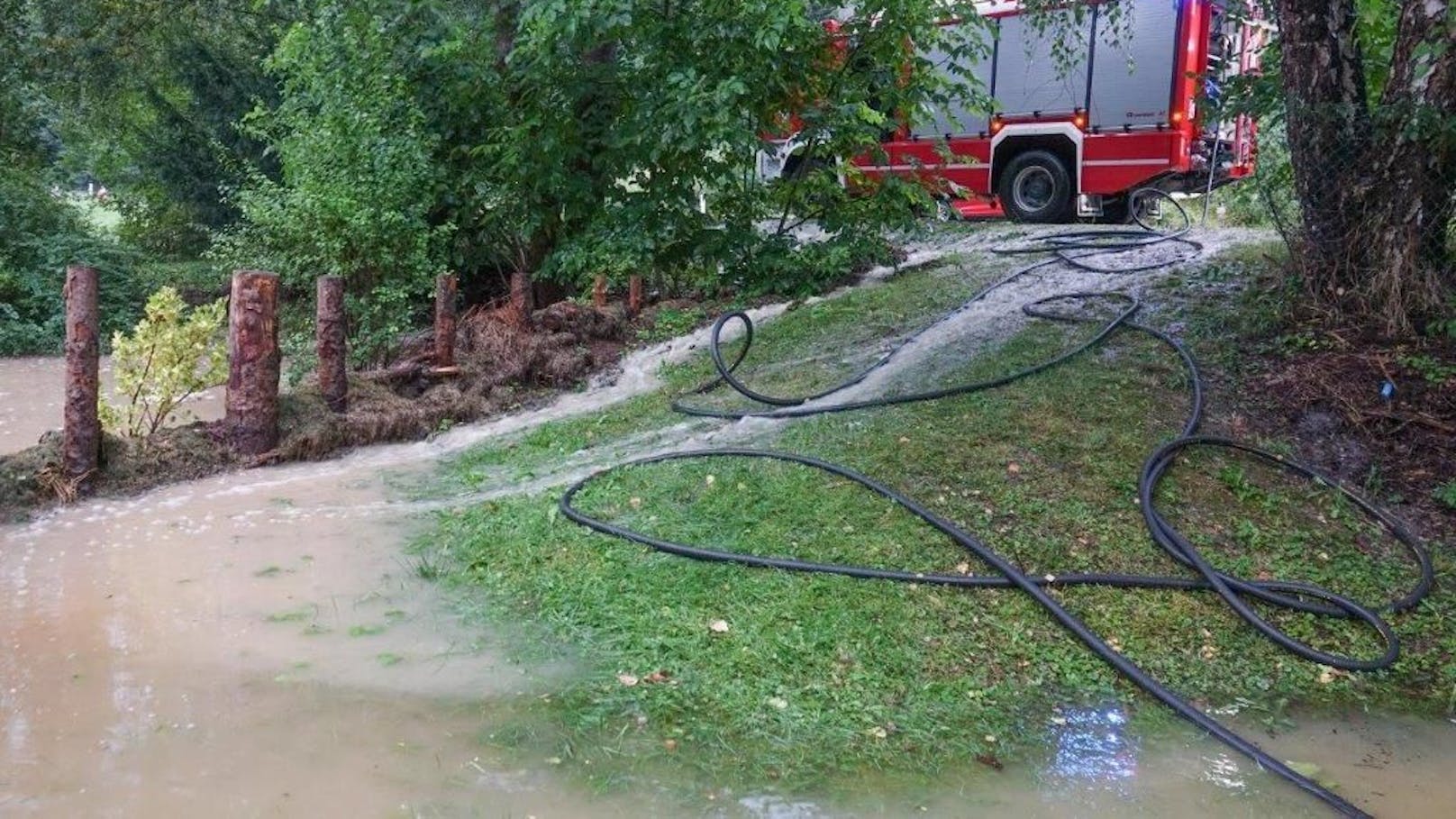 Starkregen im südlichen NÖ: Feuerwehr im Großeinsatz