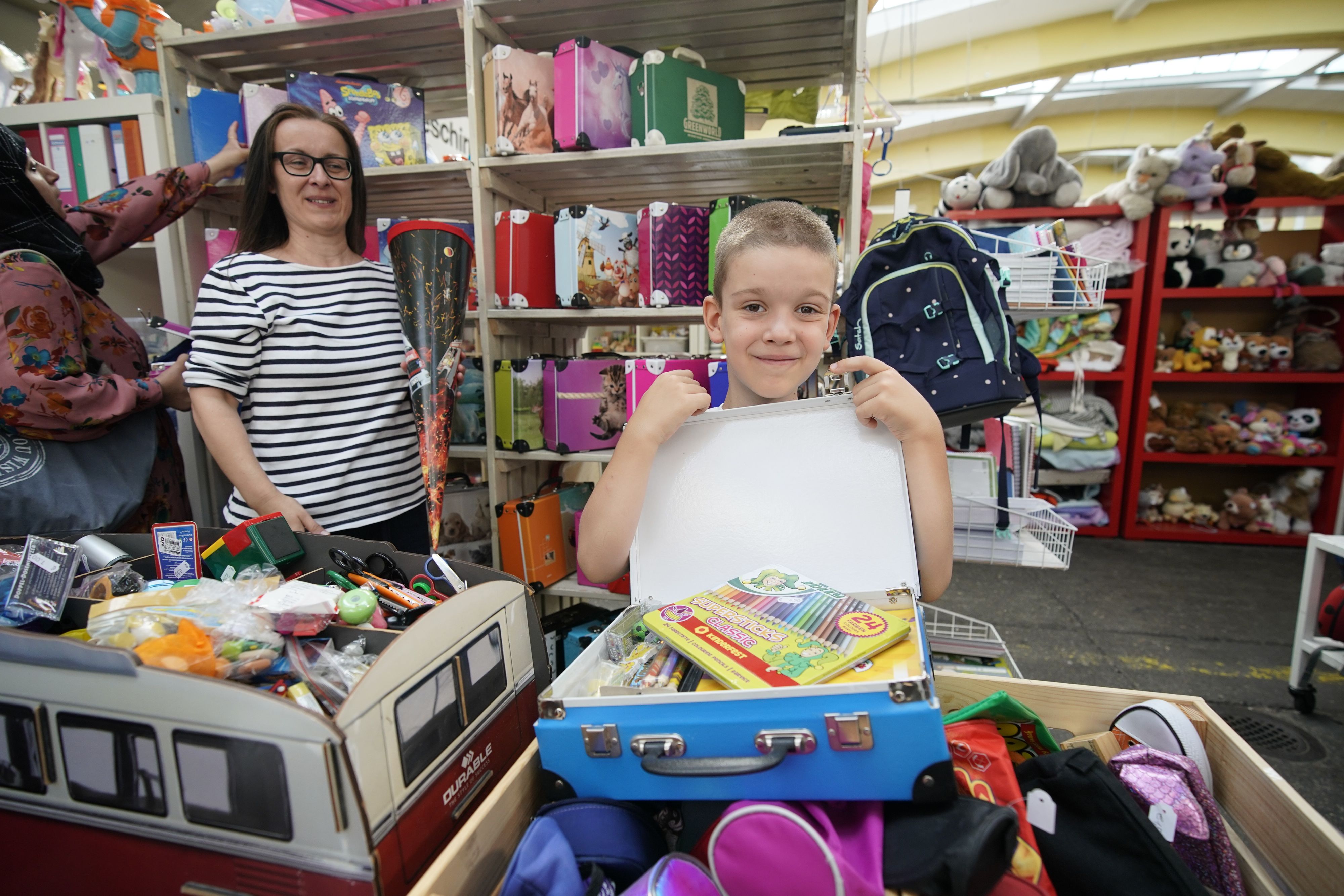 Alena P. mit Sohn Michael bei Carla zum Schulstart. 