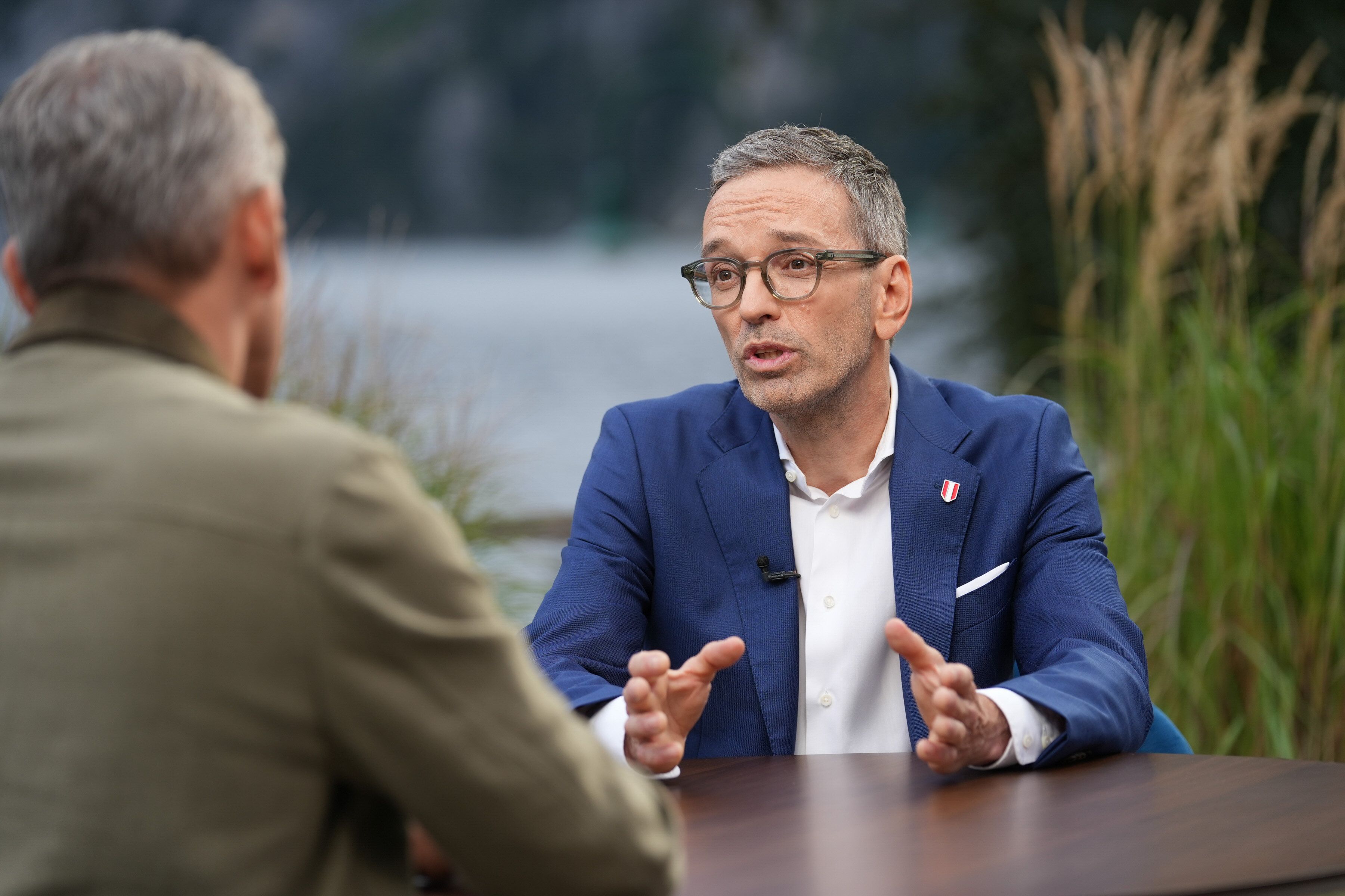 FPÖ-Chef Herbert Kickl zu Gast im ORF-Sommergespräch 2024 bei Martin Thür am Traunsee (OÖ)