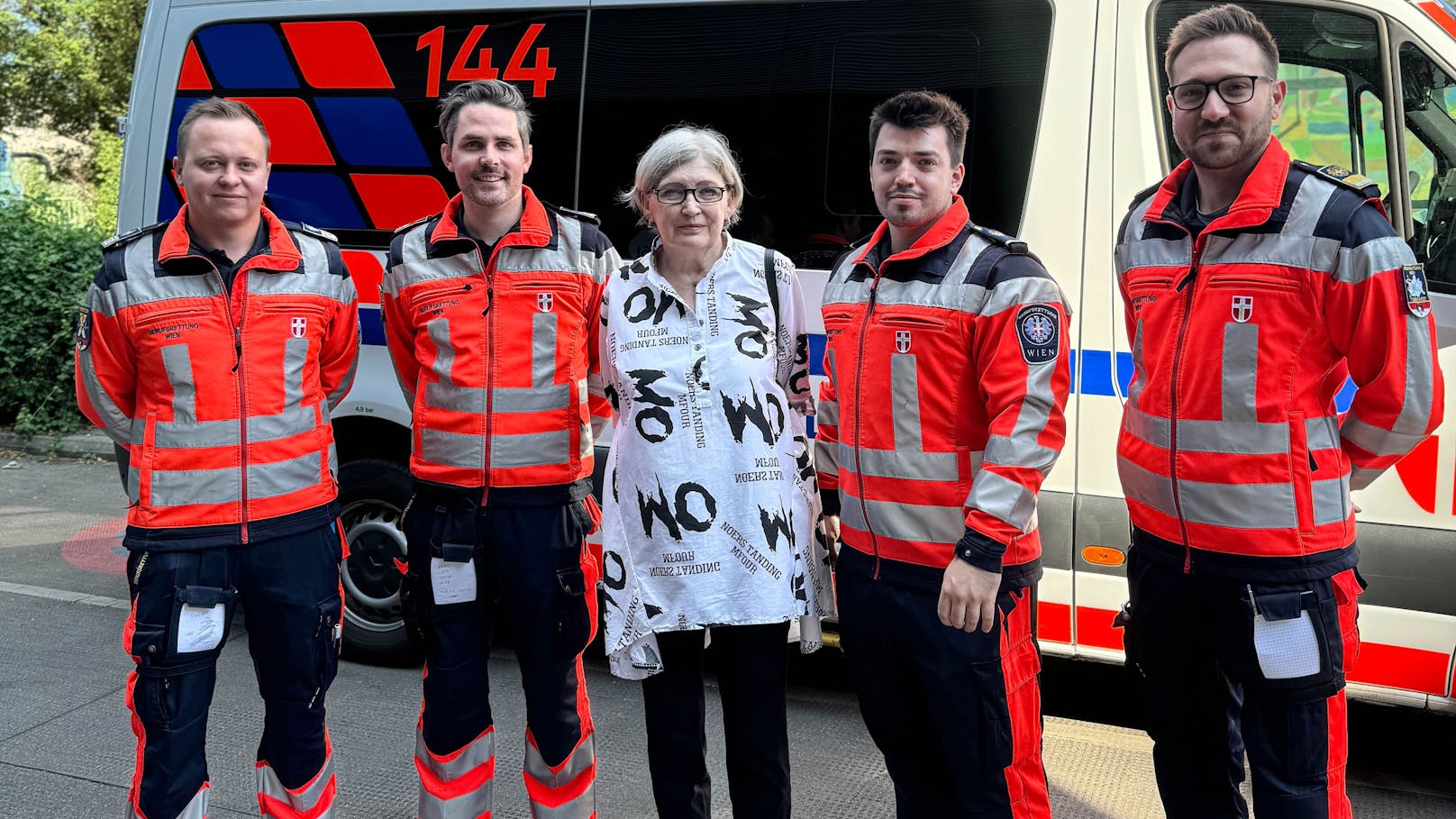 Herzstillstand! Rettungsteam reanimiert Wienerin (70)