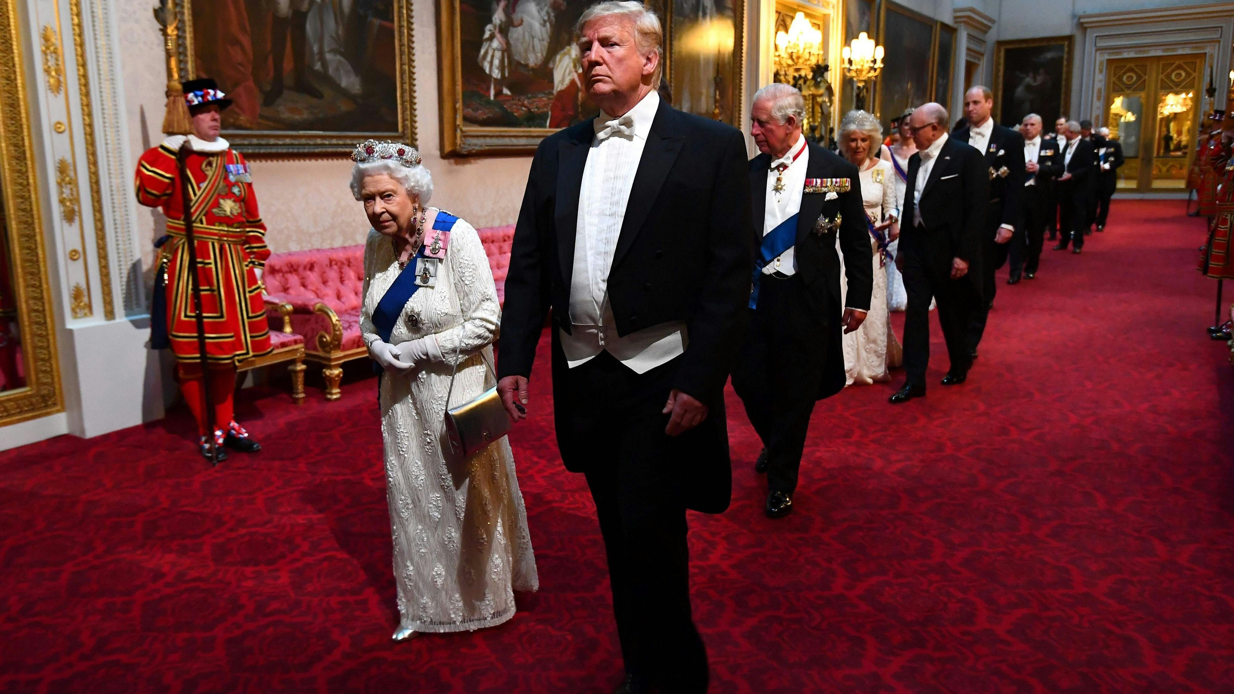 Sie machte sich Gedanken über seine Ehe