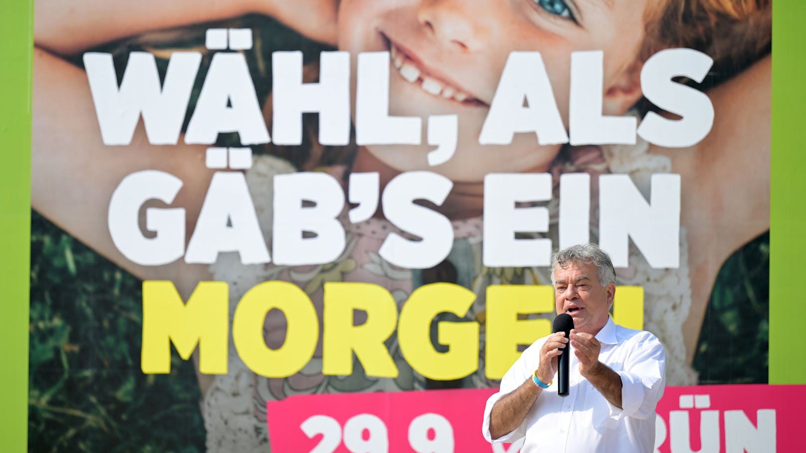 Am Montag präsentierten die Grünen ihre erste Plakatwelle unter dem Motto: "Wähl als gäb's ein Morgen".