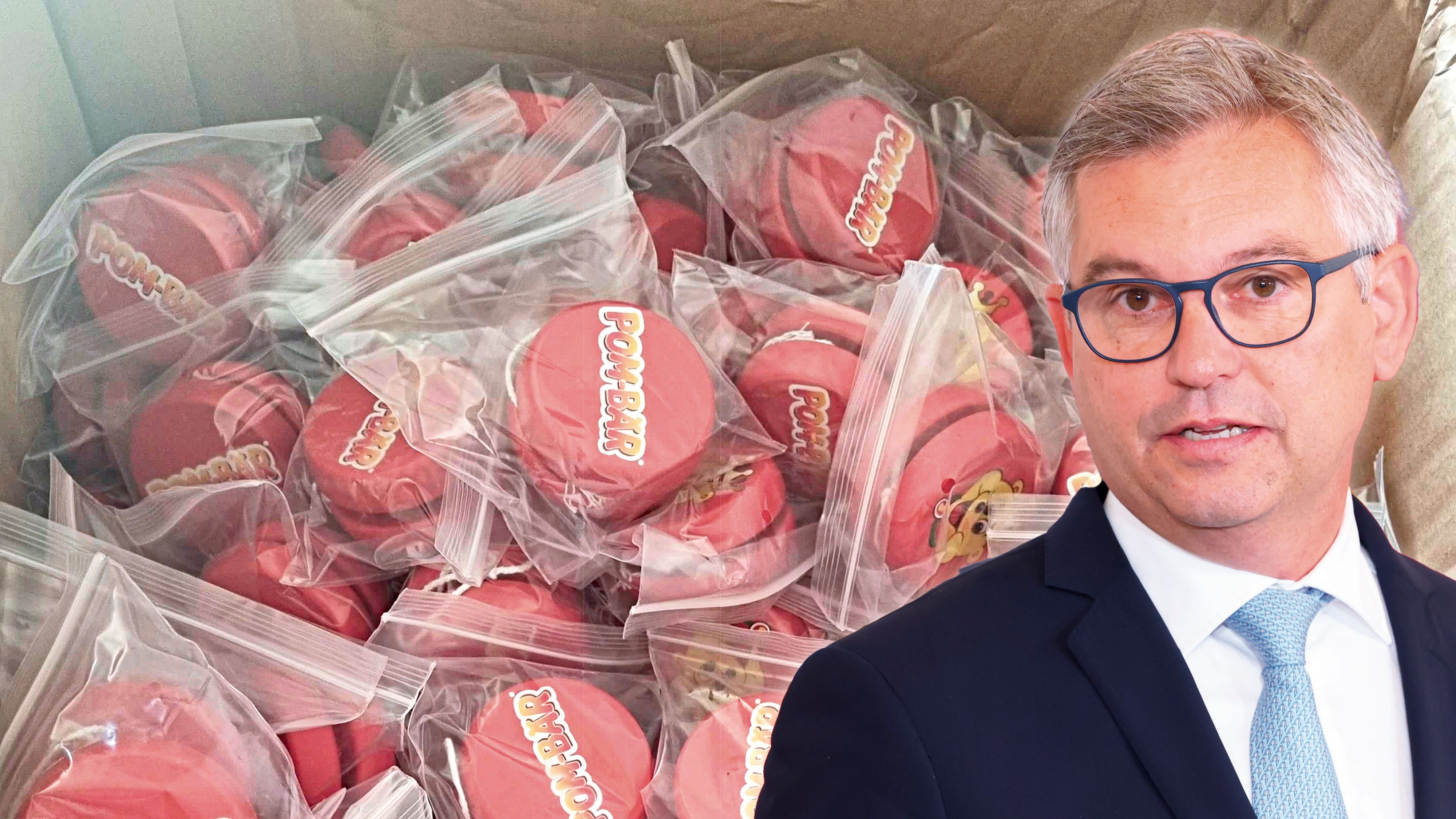 Finanzminister Magnus Brunner gratuliert den Zoll-Mitarbeitern zum Schlag gegen die Produktfälscher.