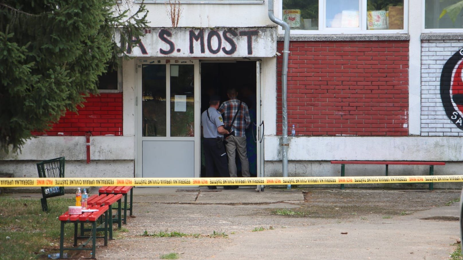 Bluttat an Balkan-Schule! Hausmeister tötet 3 Personen