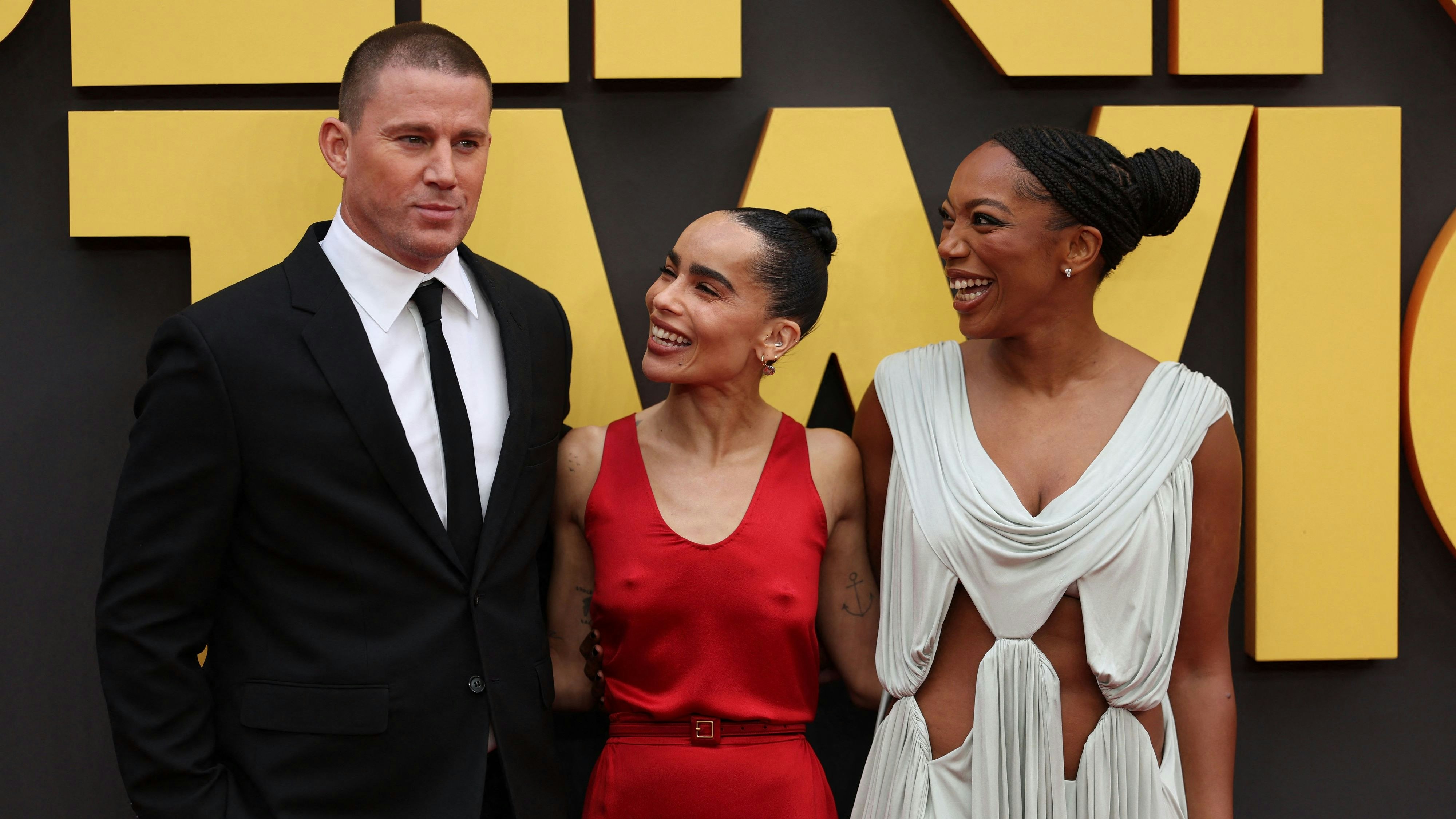 Download von www.picturedesk.com am 21.08.2024 (16:17).  US actor Channing Tatum (L), US actor and director Zoe Kravitz (C) and British actor Naomi Ackie pose on the red carpet upon arrival to attend the European premiere of the film "Blink Twice", in central London, on August 19, 2024. (Photo by Adrian DENNIS / AFP) - 20240819_PD4196 - Rechteinfo: Rights Managed (RM) Nur für redaktionelle Nutzung! Werbliche Nutzung erfordert Freigabe: bitte schicken Sie uns eine Anfrage.