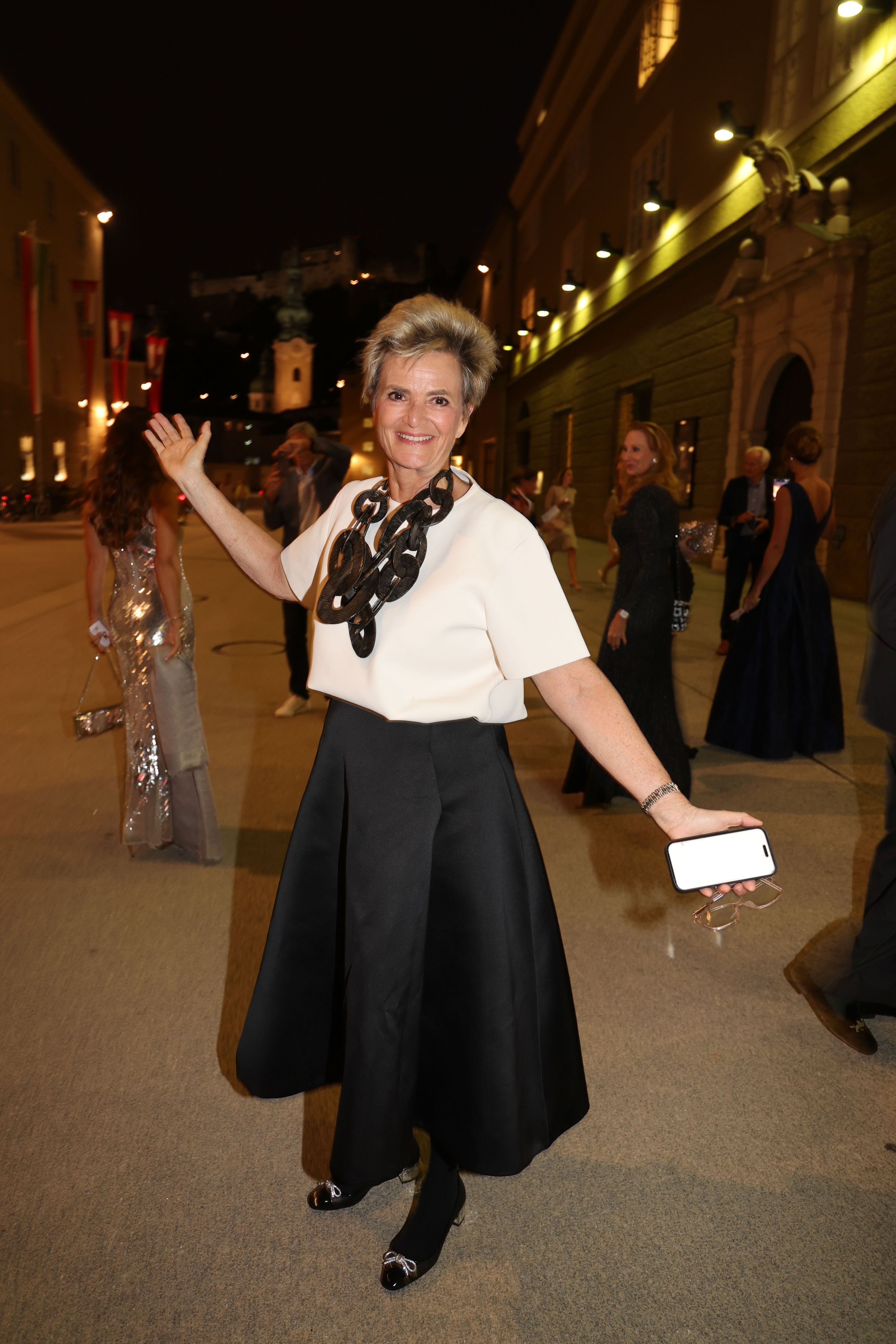 Oh Gloria! Die kontroverse Gräfin Gloria von Thurn und Taxis 