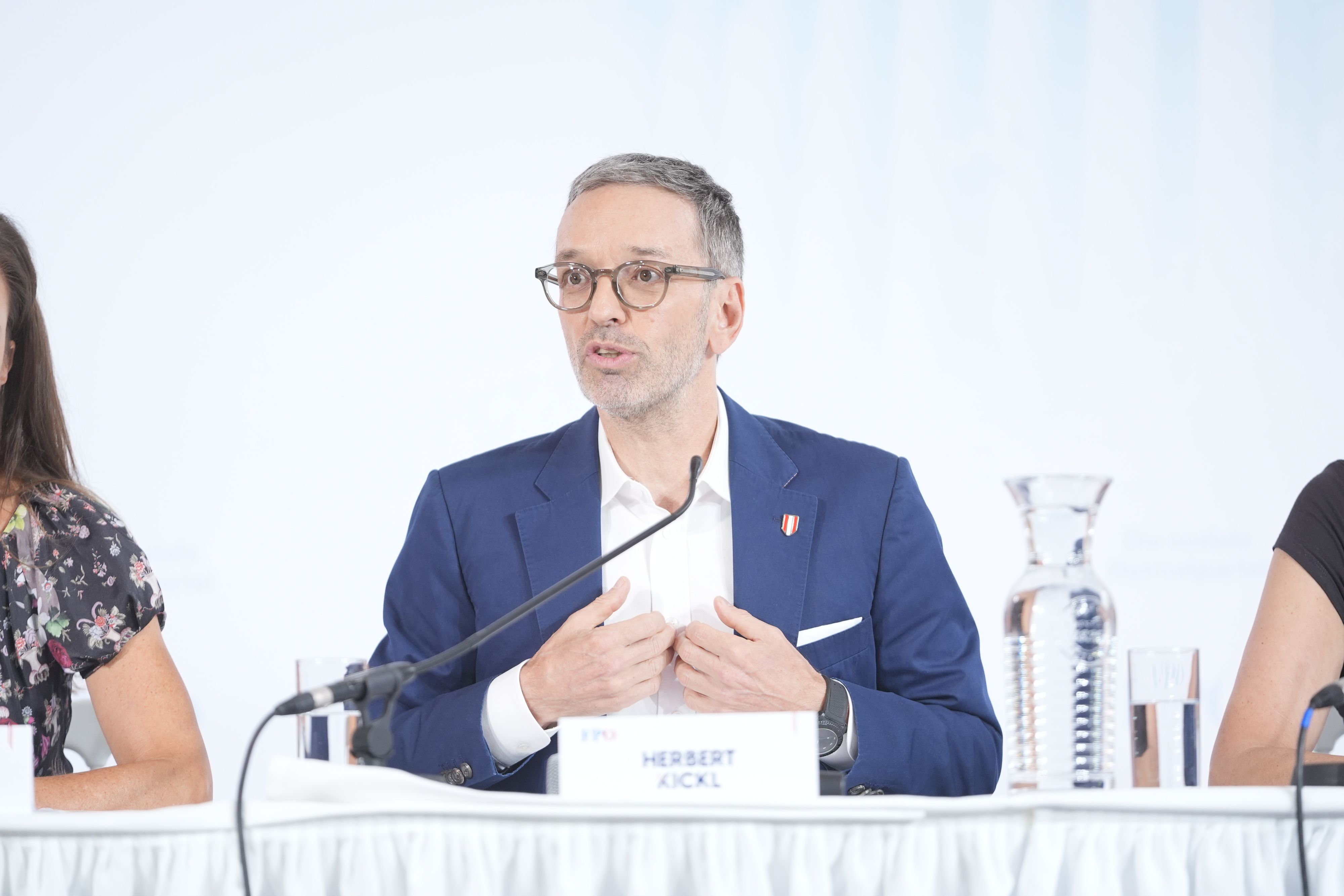 Herbert Kickl reagiert entsetzt über die Ampel-Gerüchte.