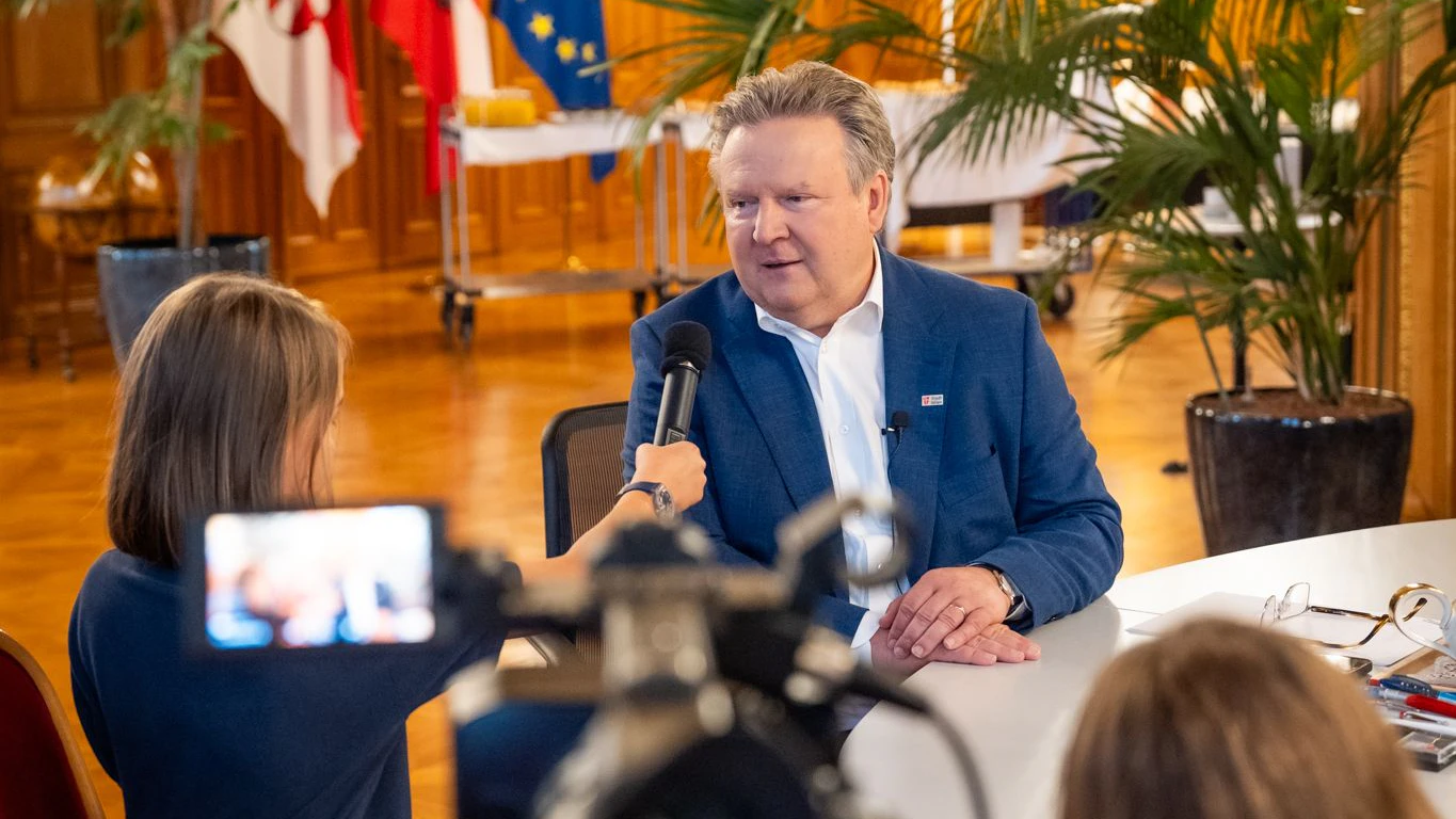 Bürgermeister Michael Ludwig wurde von Kinder-Reportern interviewt.
