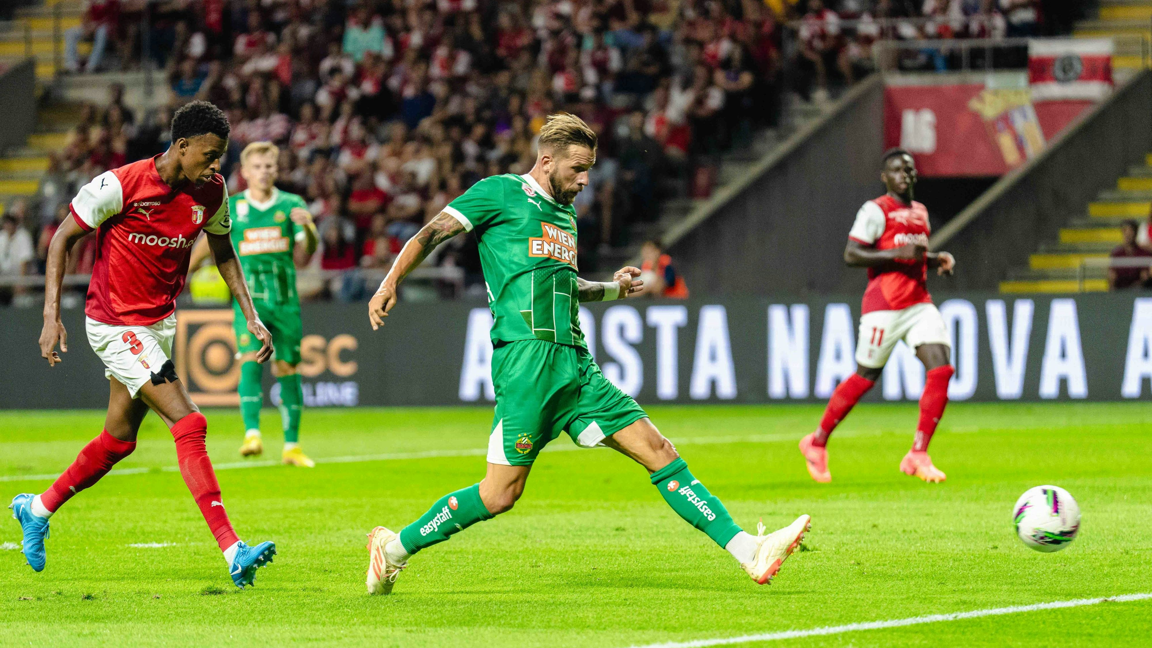 Guido Burgstaller schießt Rapid in Führung.