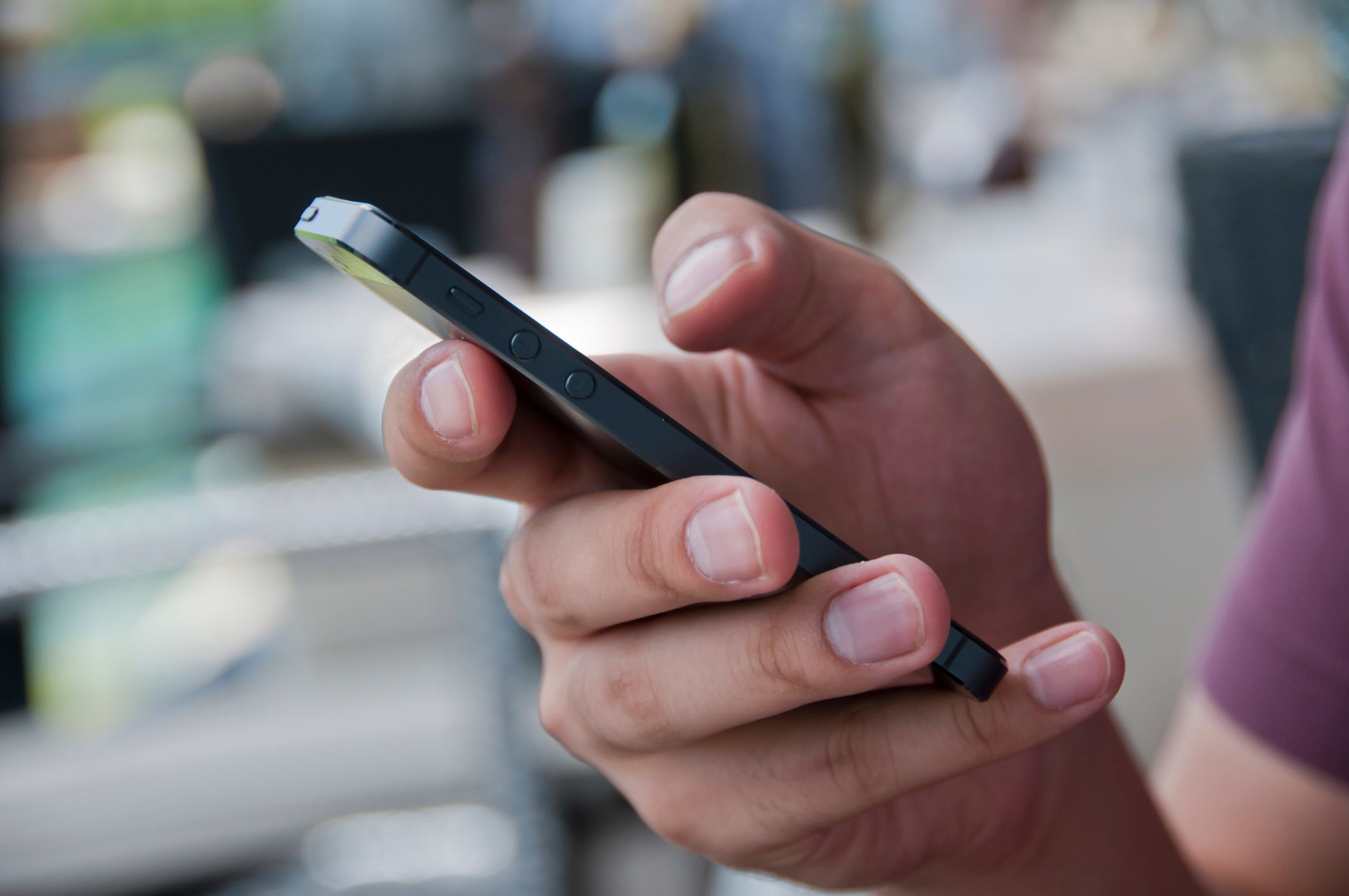 Nachrichten aus der Schweiz kamen einen Oberösterreich teuer zu stehen. (Symbolbild)