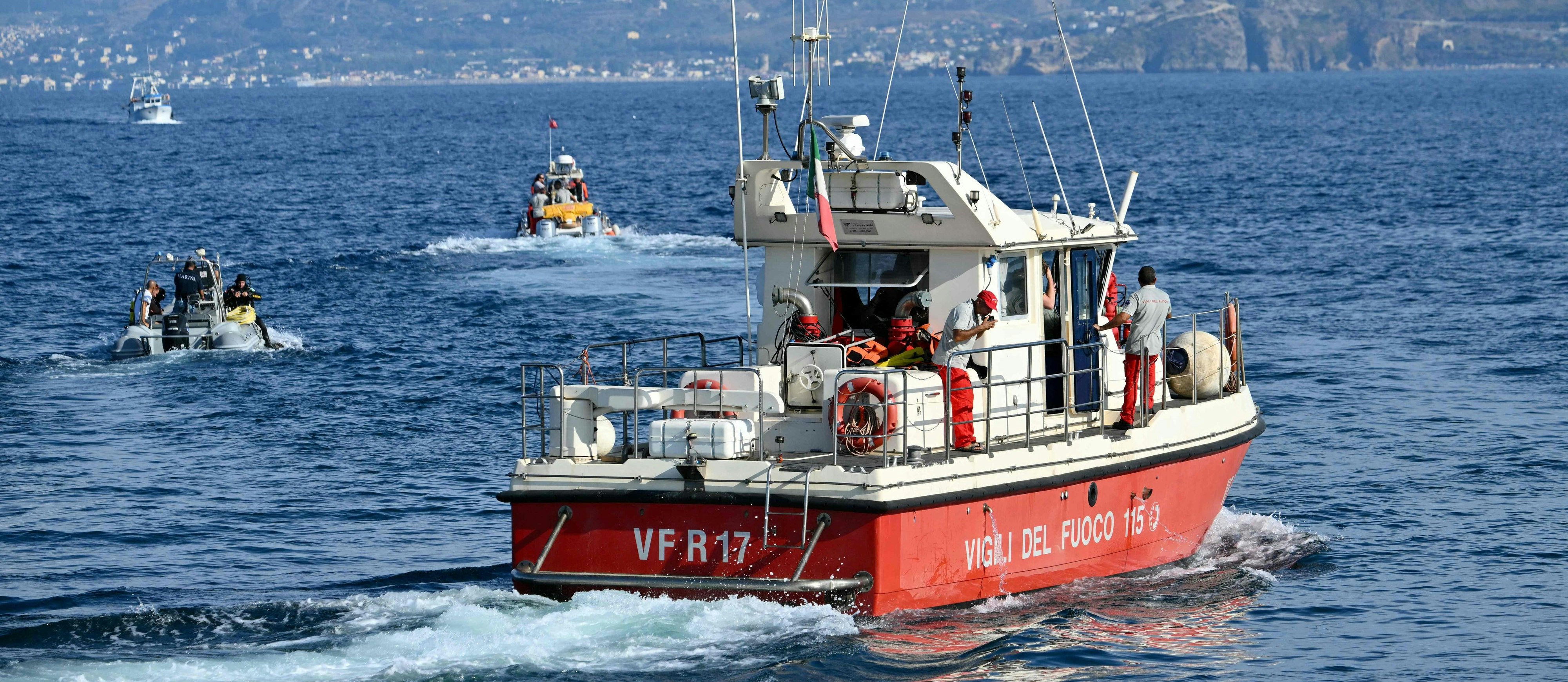 Marine- und Feuerwehr-Taucher versuchen noch immer, die Leiche von Hannah Lynch, dem letzten vermissten Opfer des Schiffsunglücks vor Sizilien, zu bergen