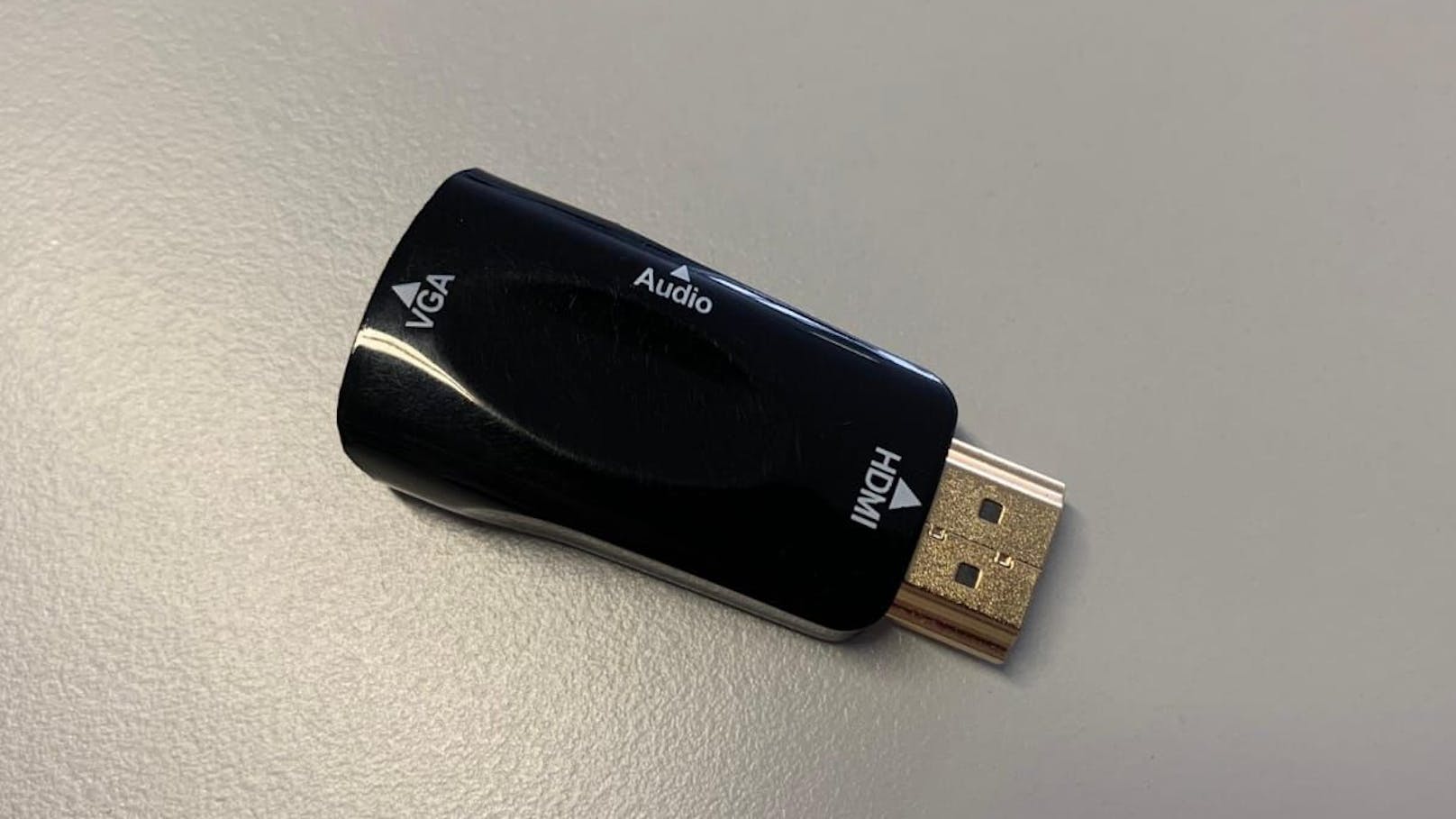 In demselben Päckchen: Ein HDMI Adapter für knapp über fünf Euro.