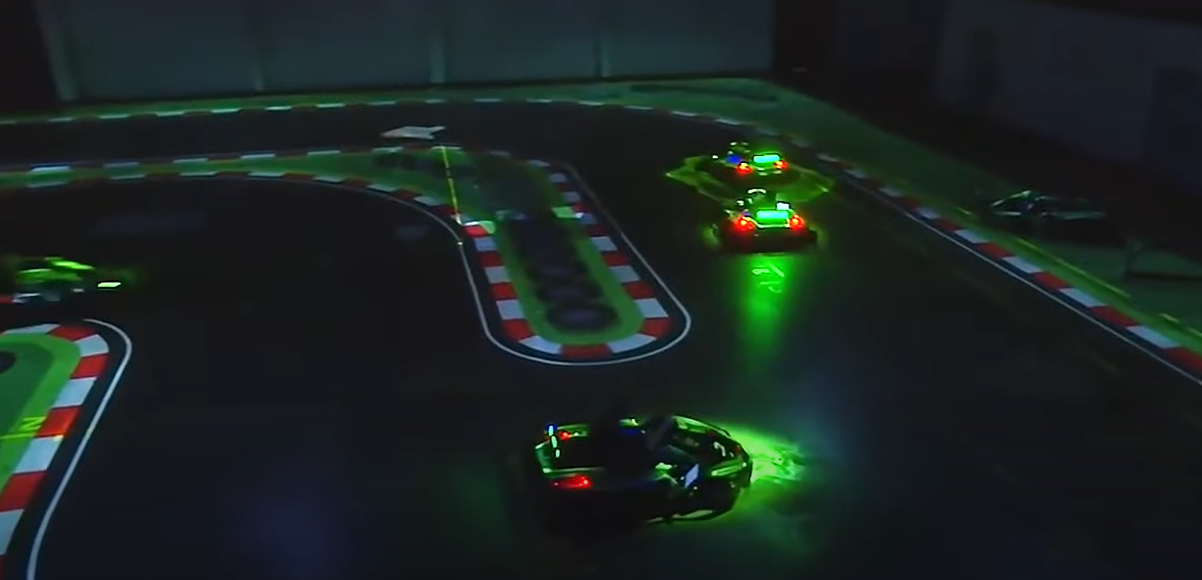 Auf einer belgischen Rennstrecke kann man sich gegenseitig in 