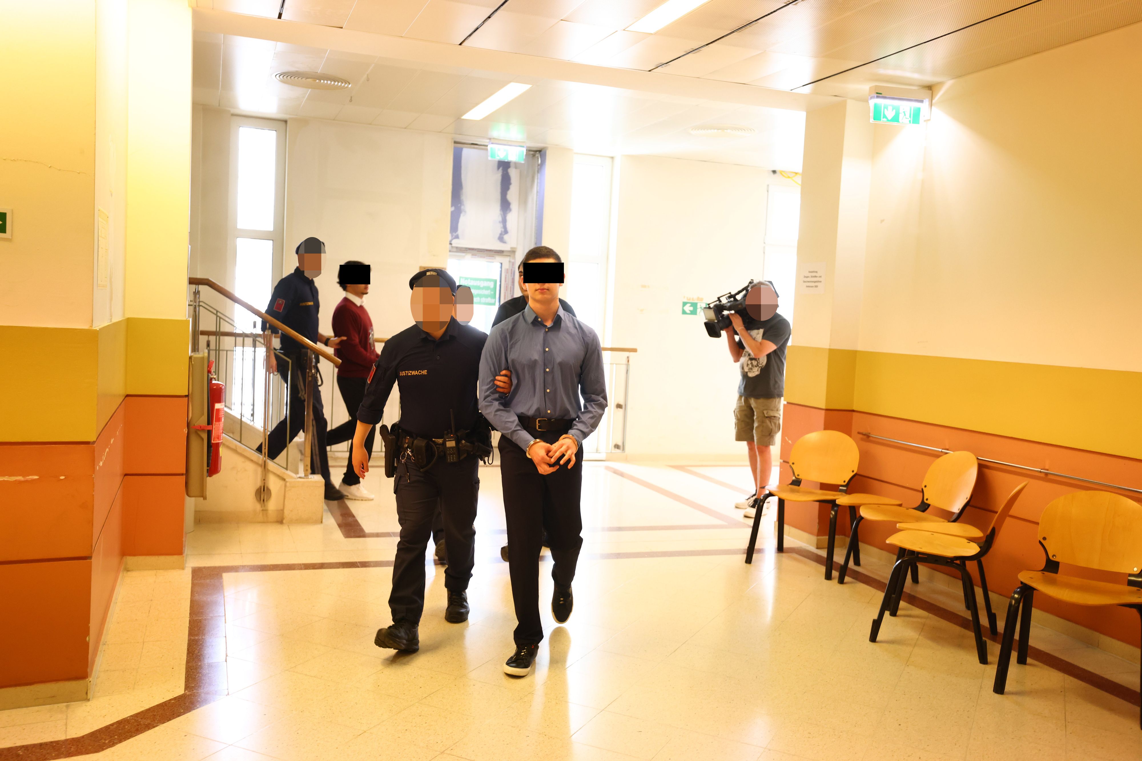 Die Angeklagten mussten sich wegen gewerbsmäßigen schweren Einbruchsdiebstahls verantworten.