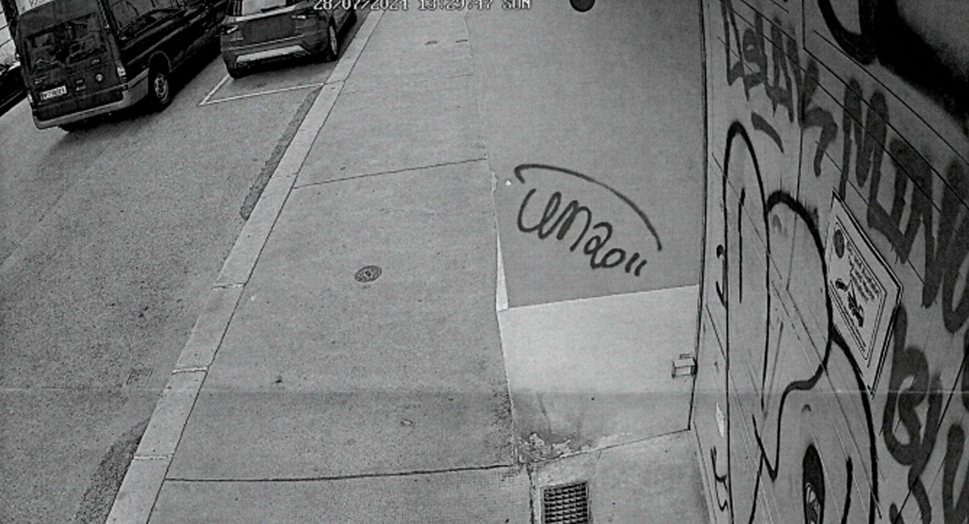 Michael stand mit seinem Ford (links oben) nicht vor der Einfahrt. 