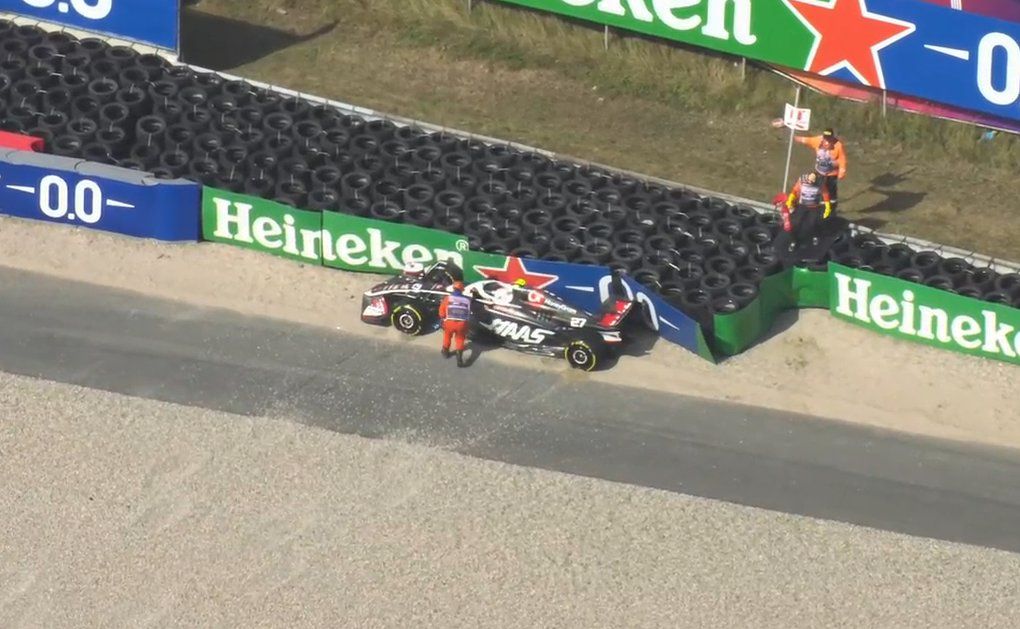 Nico Hülkenberg löst eine Rote Flagge aus. 