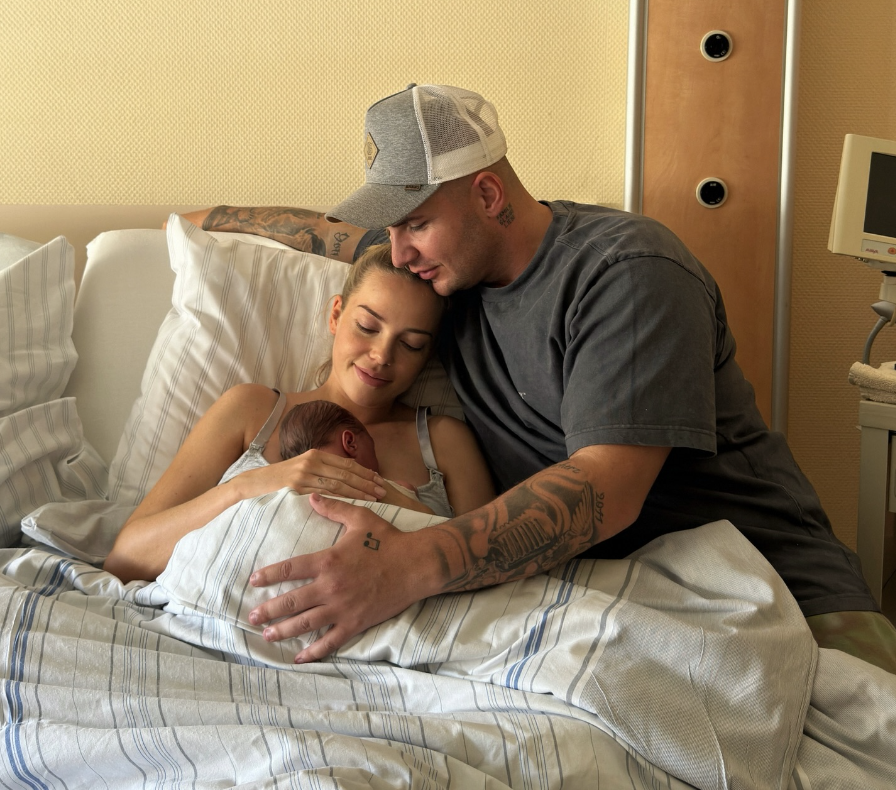 Pietro mit seiner Laura und Sohn Amelio Elija.